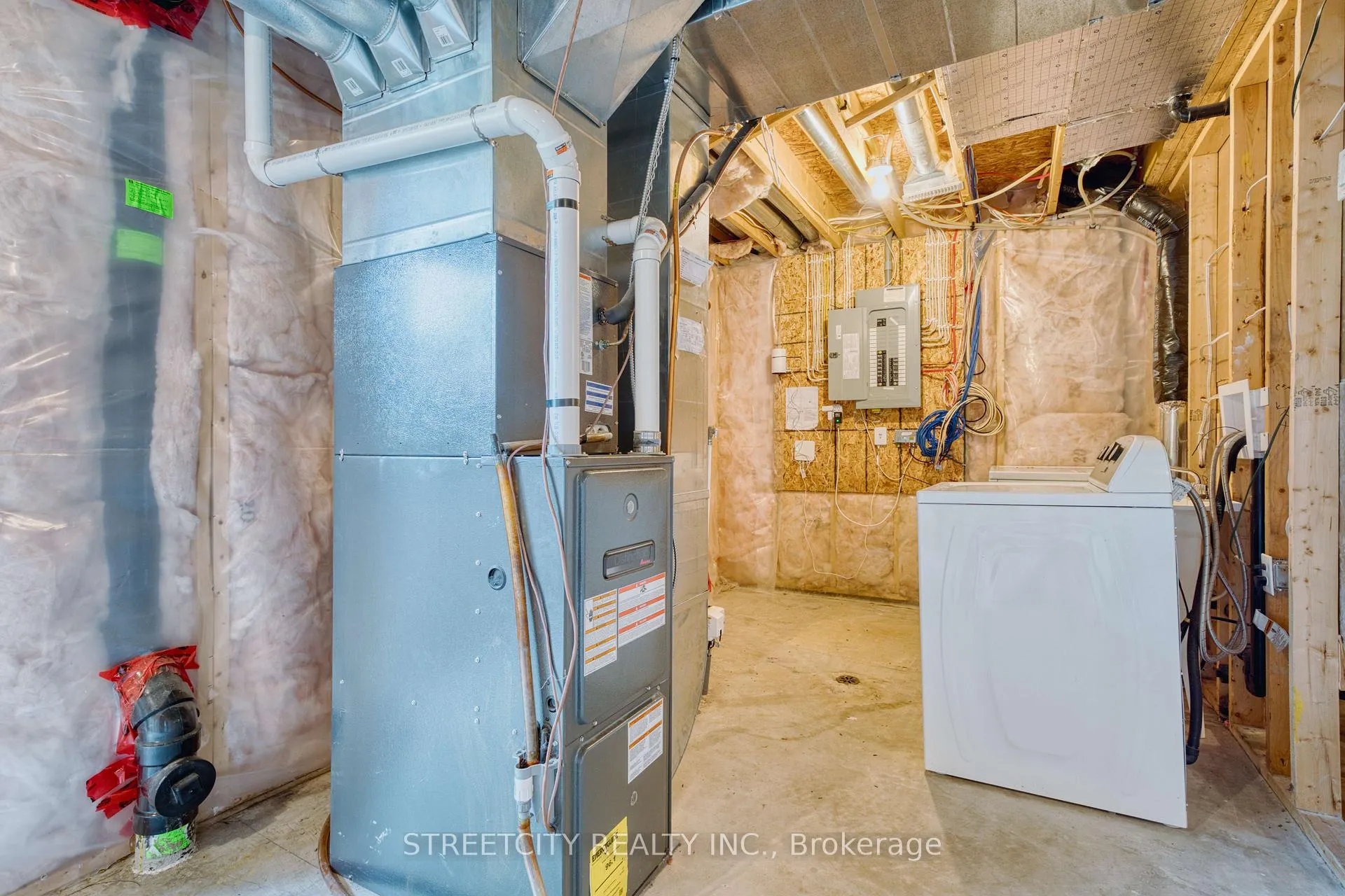 Photo 33 of 247 Callaway Road, London, North R — HOMEH