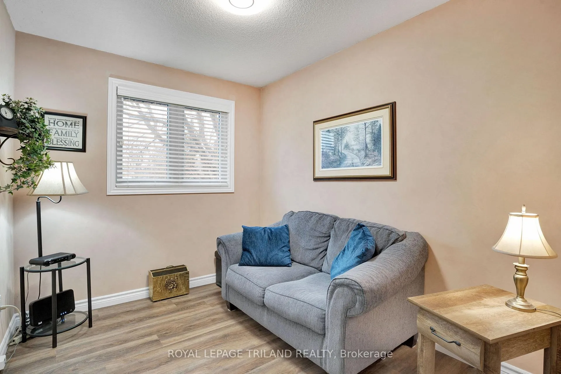 Photo 36 of 31 Edgehill Road, London, North F — HOMEH