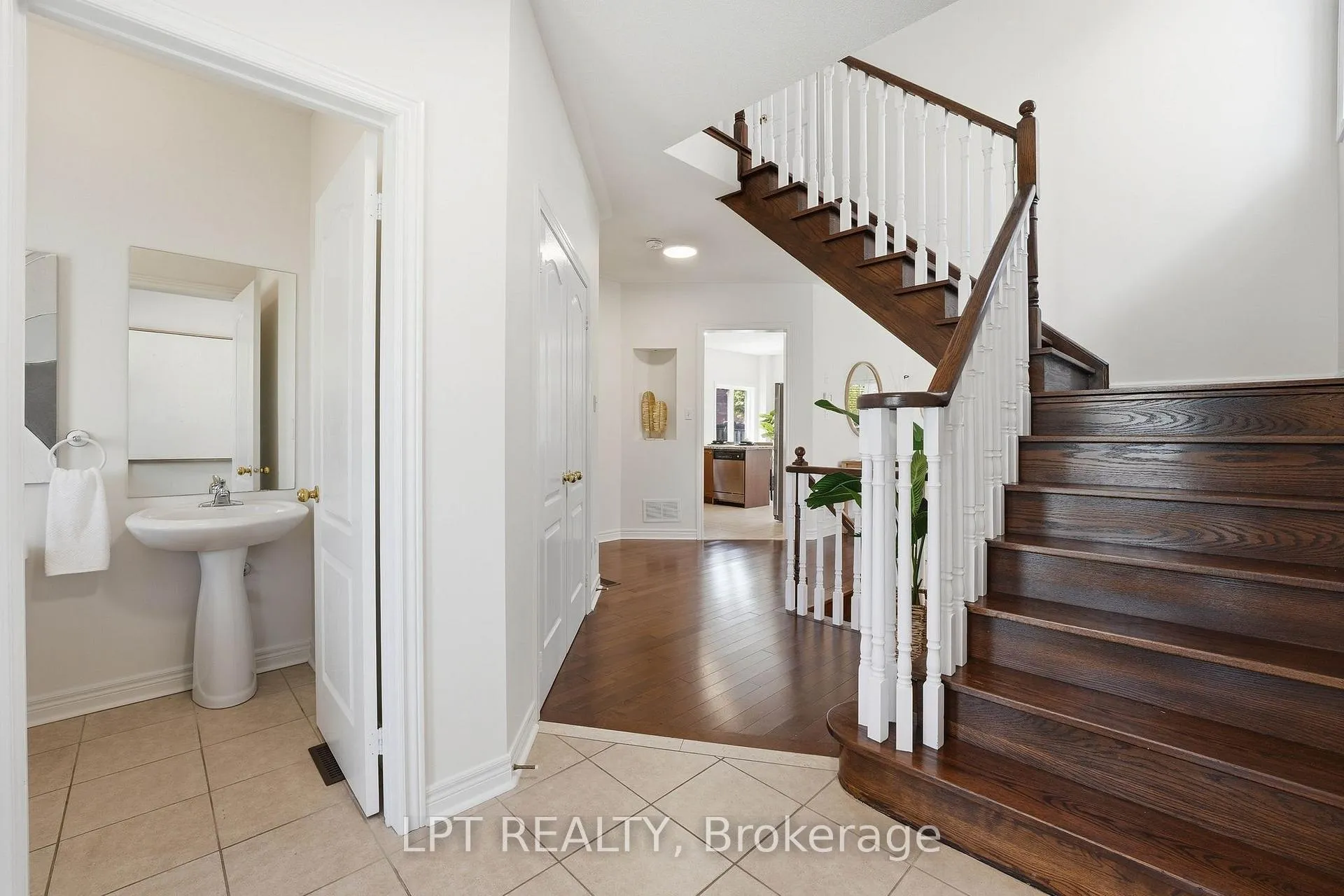 Photo 3 of 4 Millbury Road, Uxbridge — HOMEH