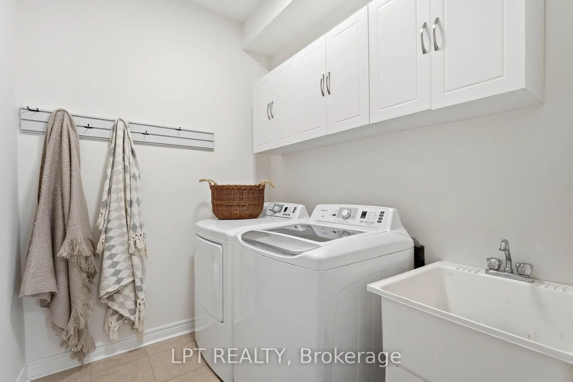 Photo 16 of 4 Millbury Road, Uxbridge — HOMEH