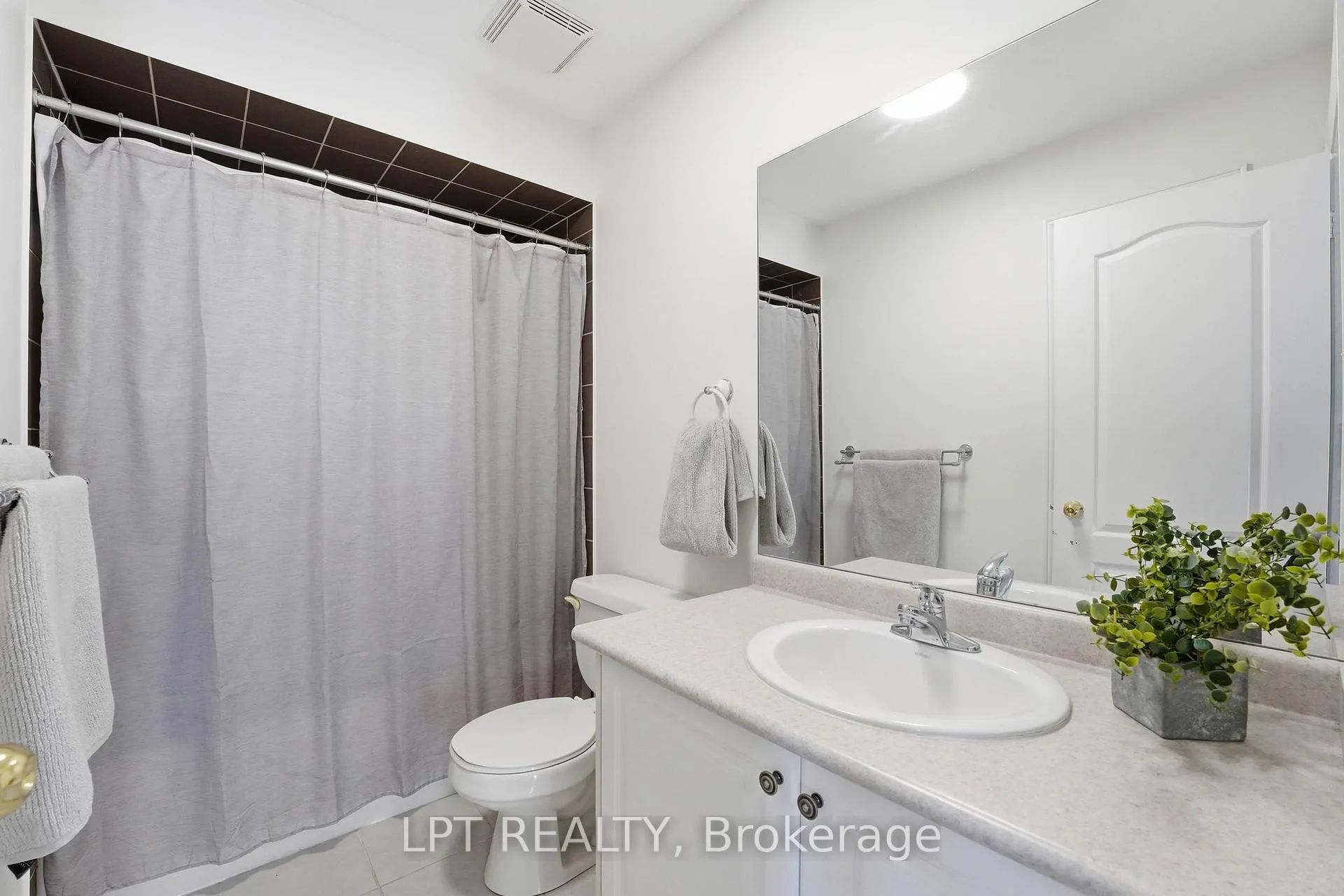 Photo 19 of 4 Millbury Road, Uxbridge — HOMEH