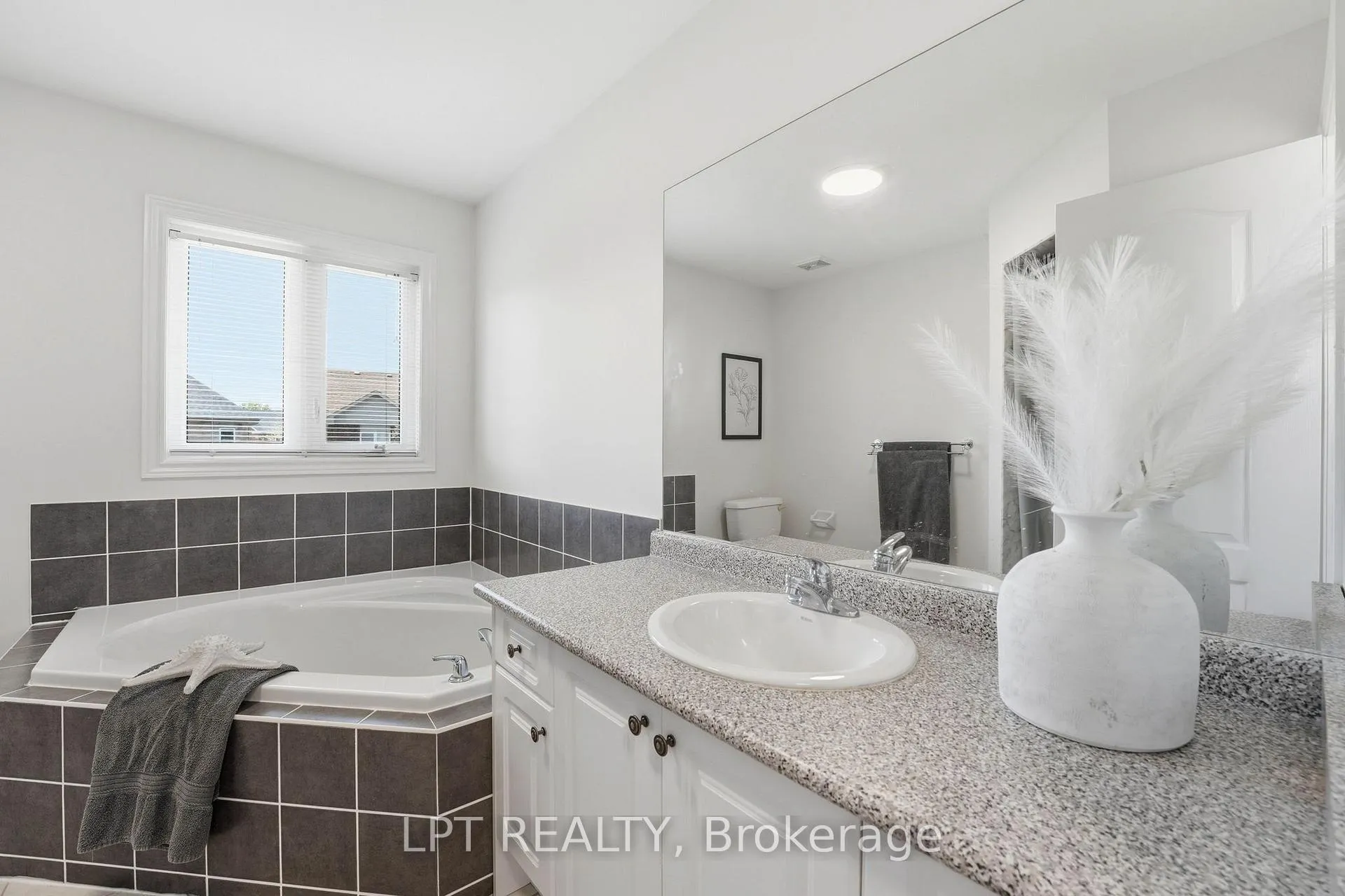 Photo 22 of 4 Millbury Road, Uxbridge — HOMEH