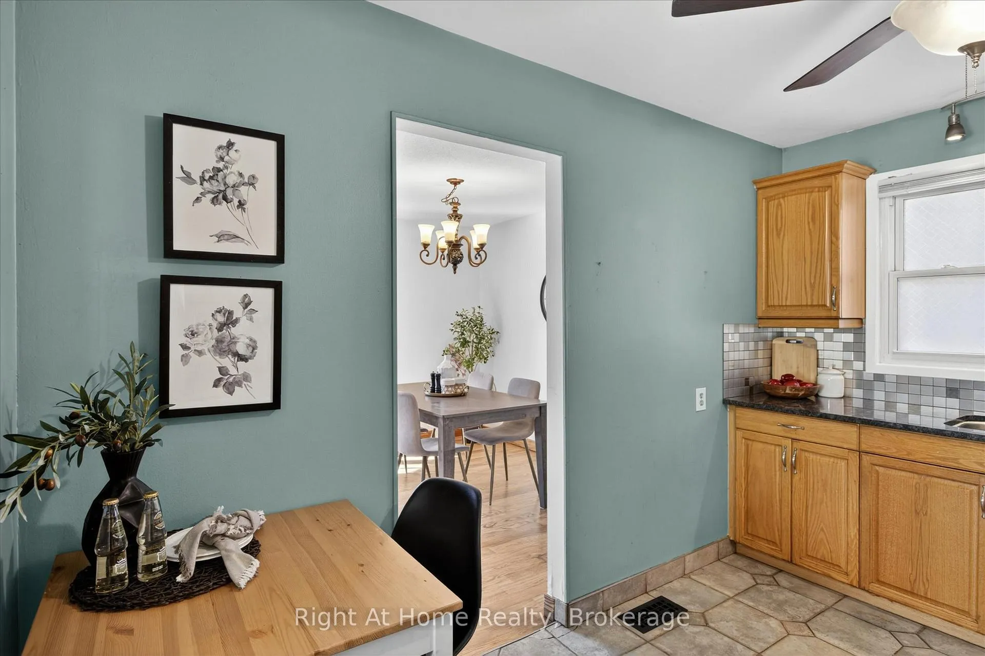 Photo 3 of 278 Mcfarlane Street, Peterborough, Ashburnham Ward 4 — HOMEH