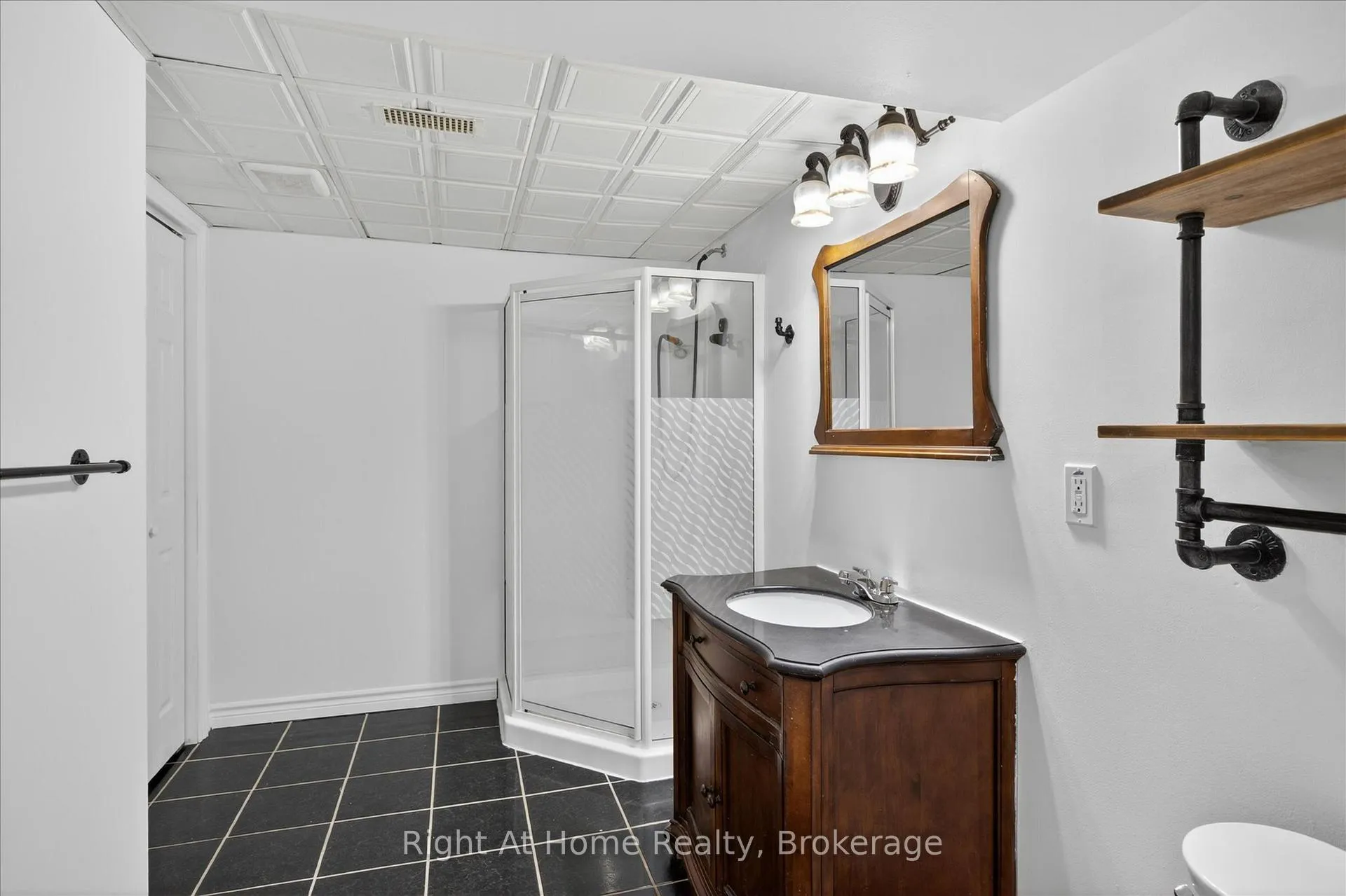 Photo 11 of 278 Mcfarlane Street, Peterborough, Ashburnham Ward 4 — HOMEH