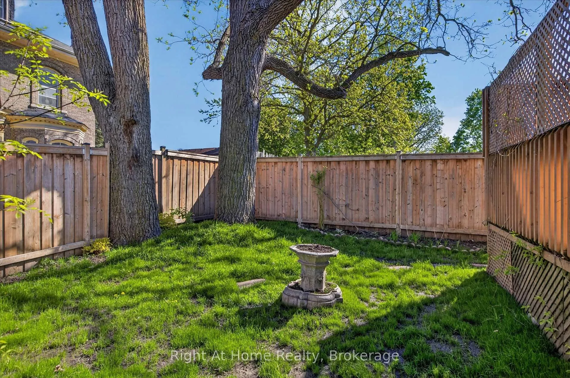 Photo 13 of 278 Mcfarlane Street, Peterborough, Ashburnham Ward 4 — HOMEH