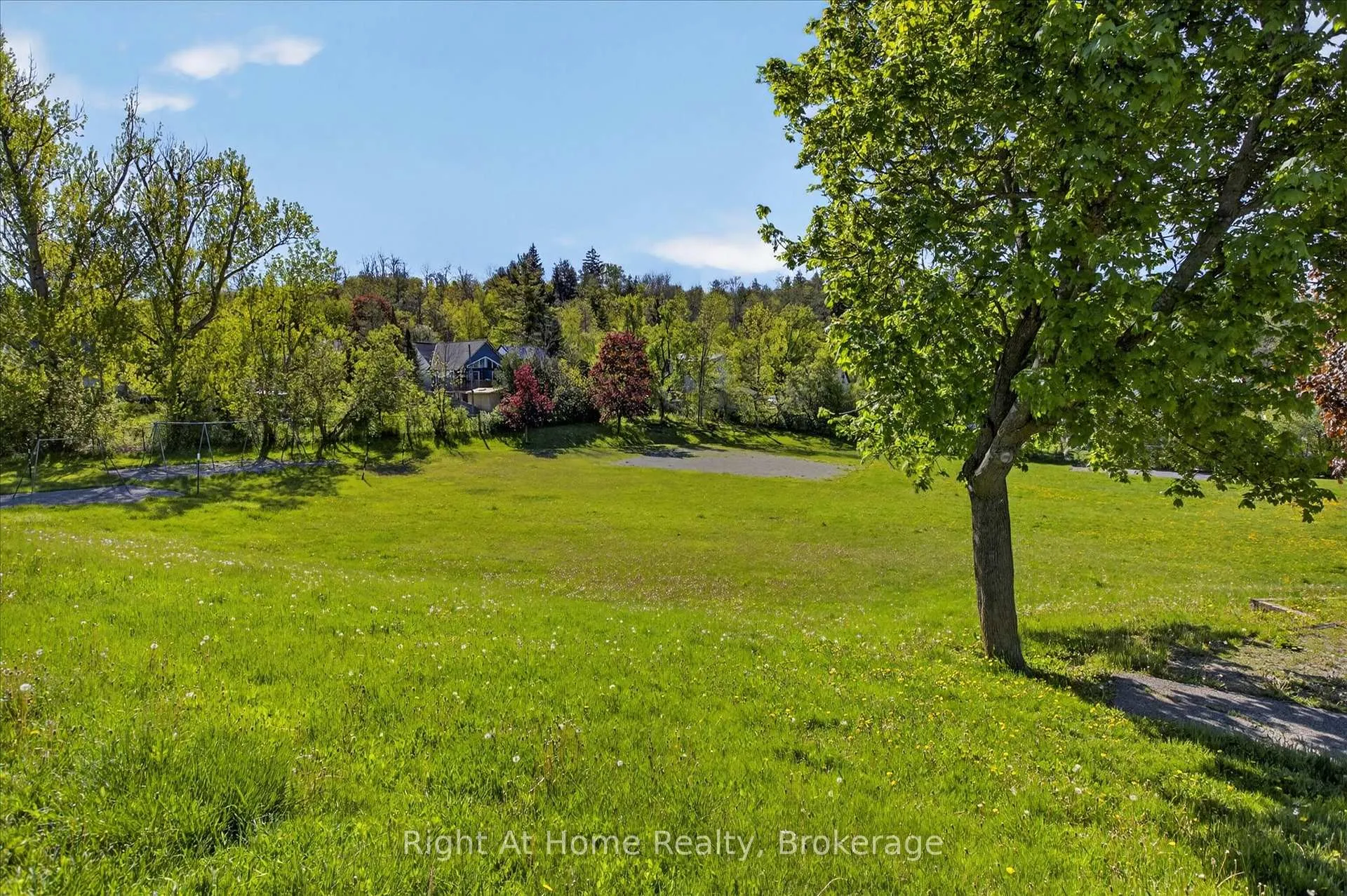 Photo 15 of 278 Mcfarlane Street, Peterborough, Ashburnham Ward 4 — HOMEH