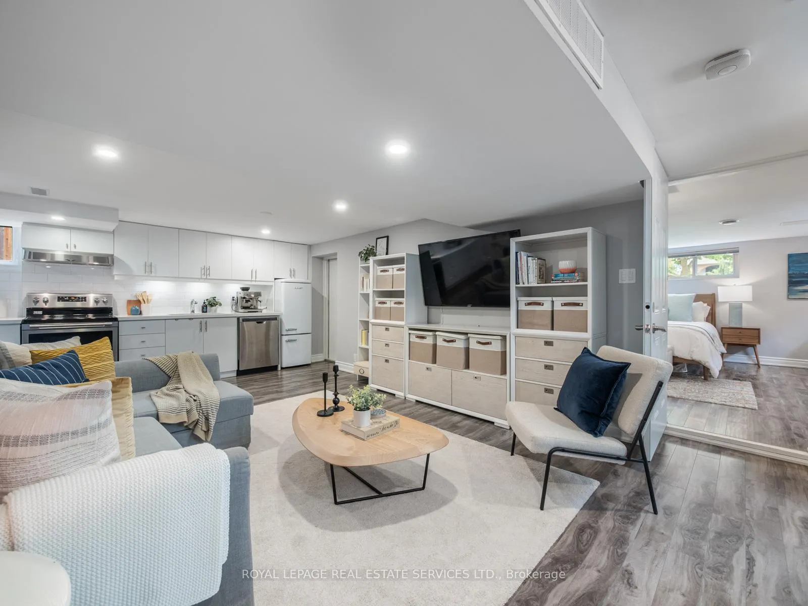 Photo 31 of 148 Wincott Drive, Etobicoke, Willowridge-Martingrove-Richview — HOMEH
