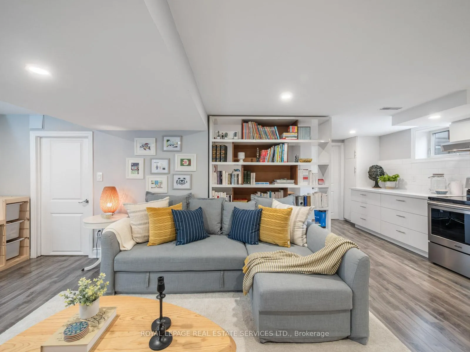 Photo 32 of 148 Wincott Drive, Etobicoke, Willowridge-Martingrove-Richview — HOMEH