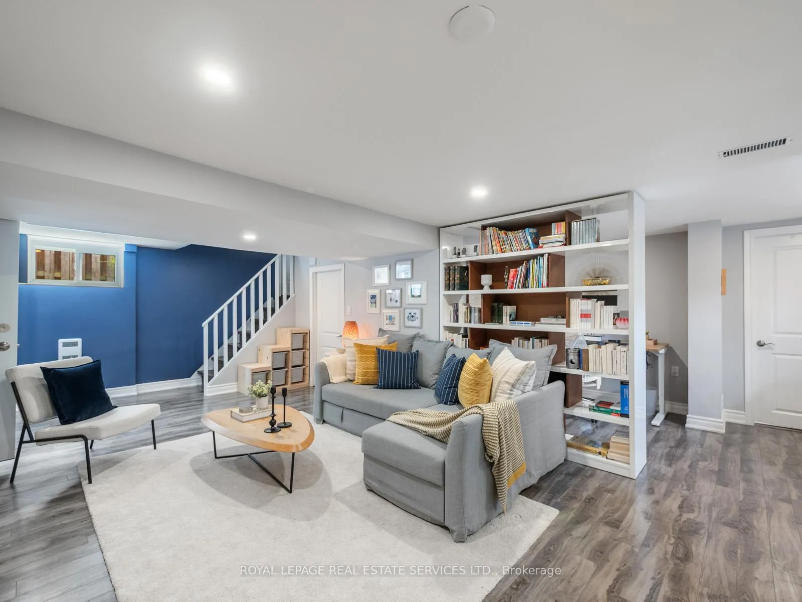 Photo 33 of 148 Wincott Drive, Etobicoke, Willowridge-Martingrove-Richview — HOMEH
