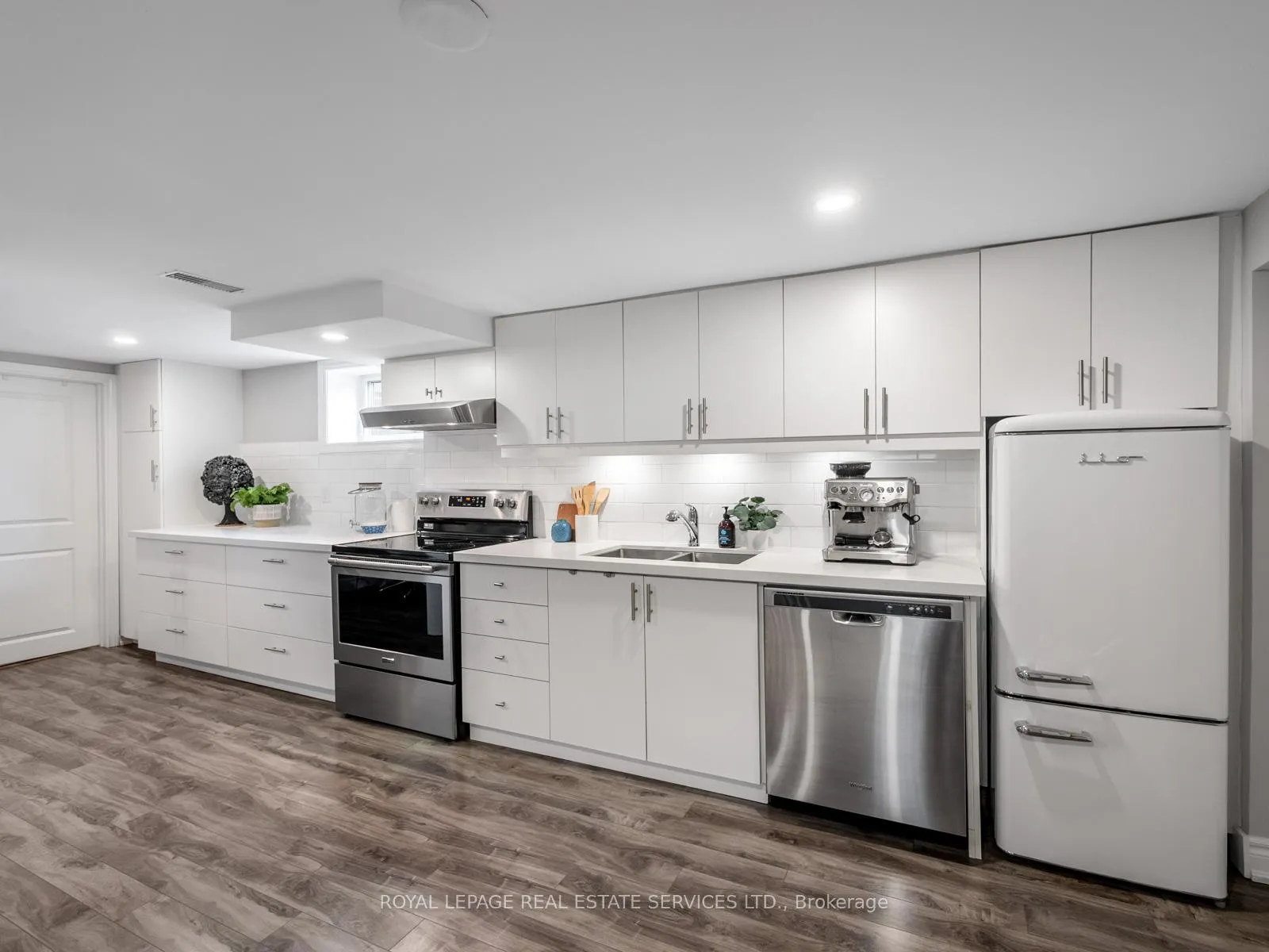 Photo 36 of 148 Wincott Drive, Etobicoke, Willowridge-Martingrove-Richview — HOMEH