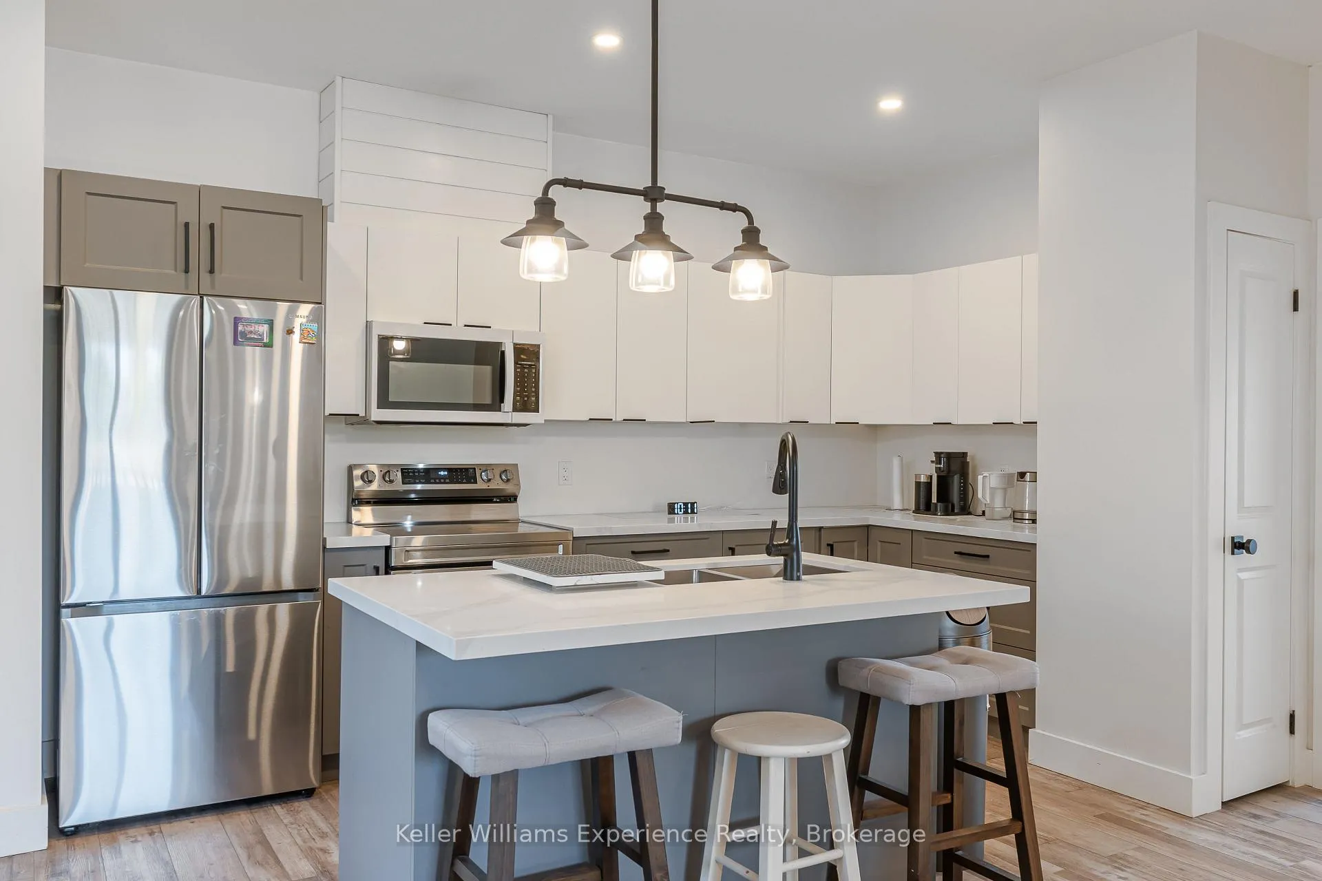 Photo 16 of 342 Thompson Street, Meaford — HOMEH