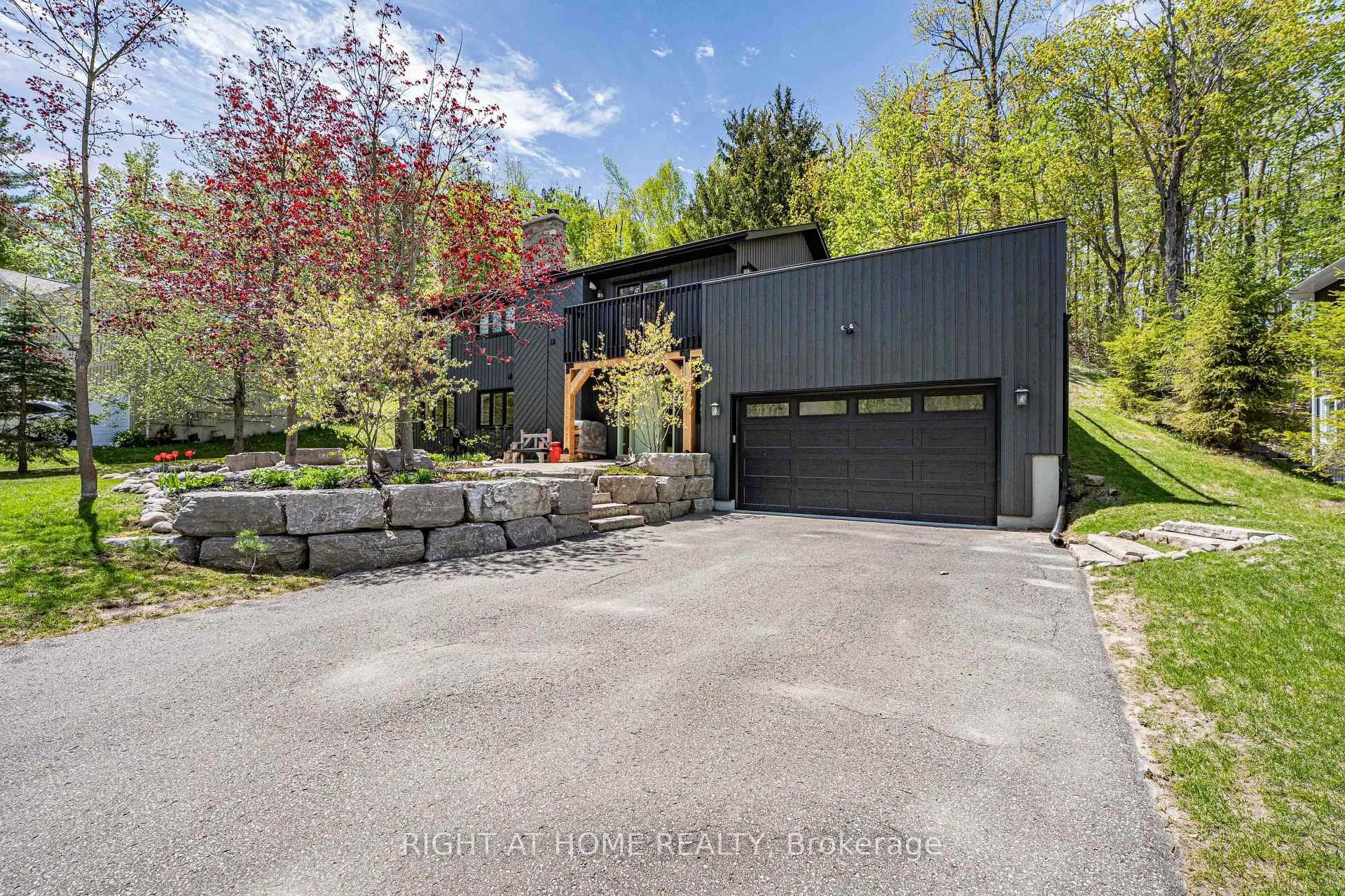 Photo 1 of 15 Pine Ridge Trail, Oro-Medonte, Horseshoe Valley — HOMEH