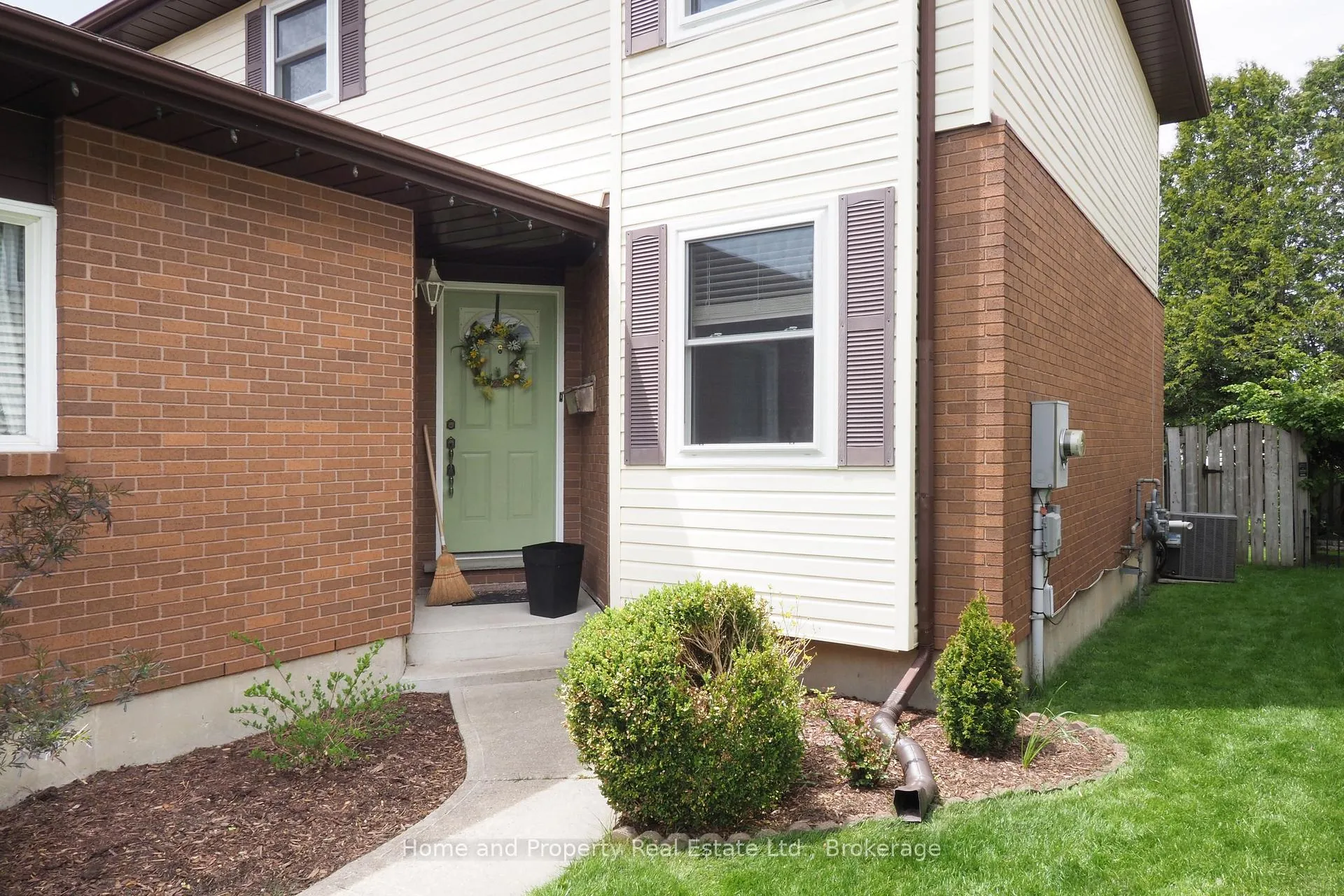 Photo 3 of 130A Miller Crescent, Minto — HOMEH