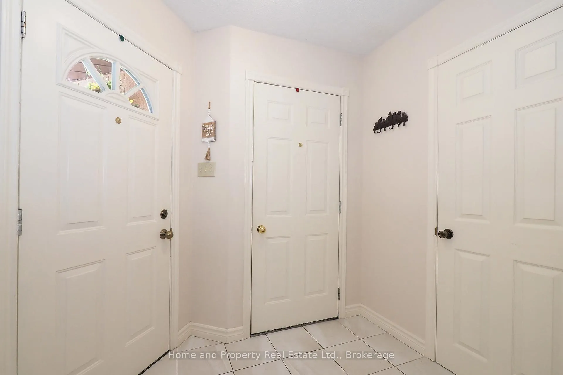 Photo 5 of 130A Miller Crescent, Minto — HOMEH
