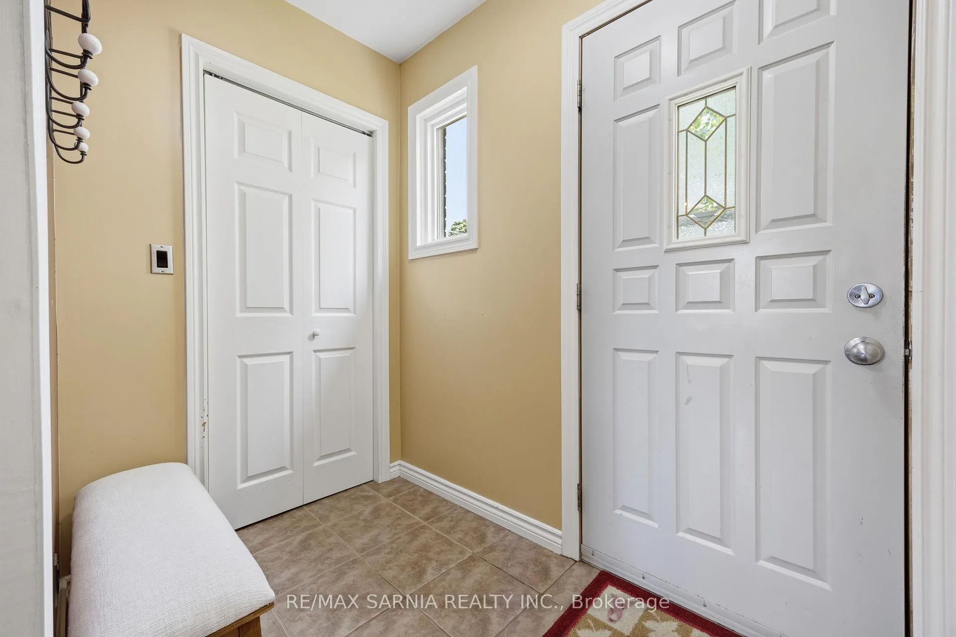 Photo 6 of 371 Mack Avenue, Sarnia — HOMEH