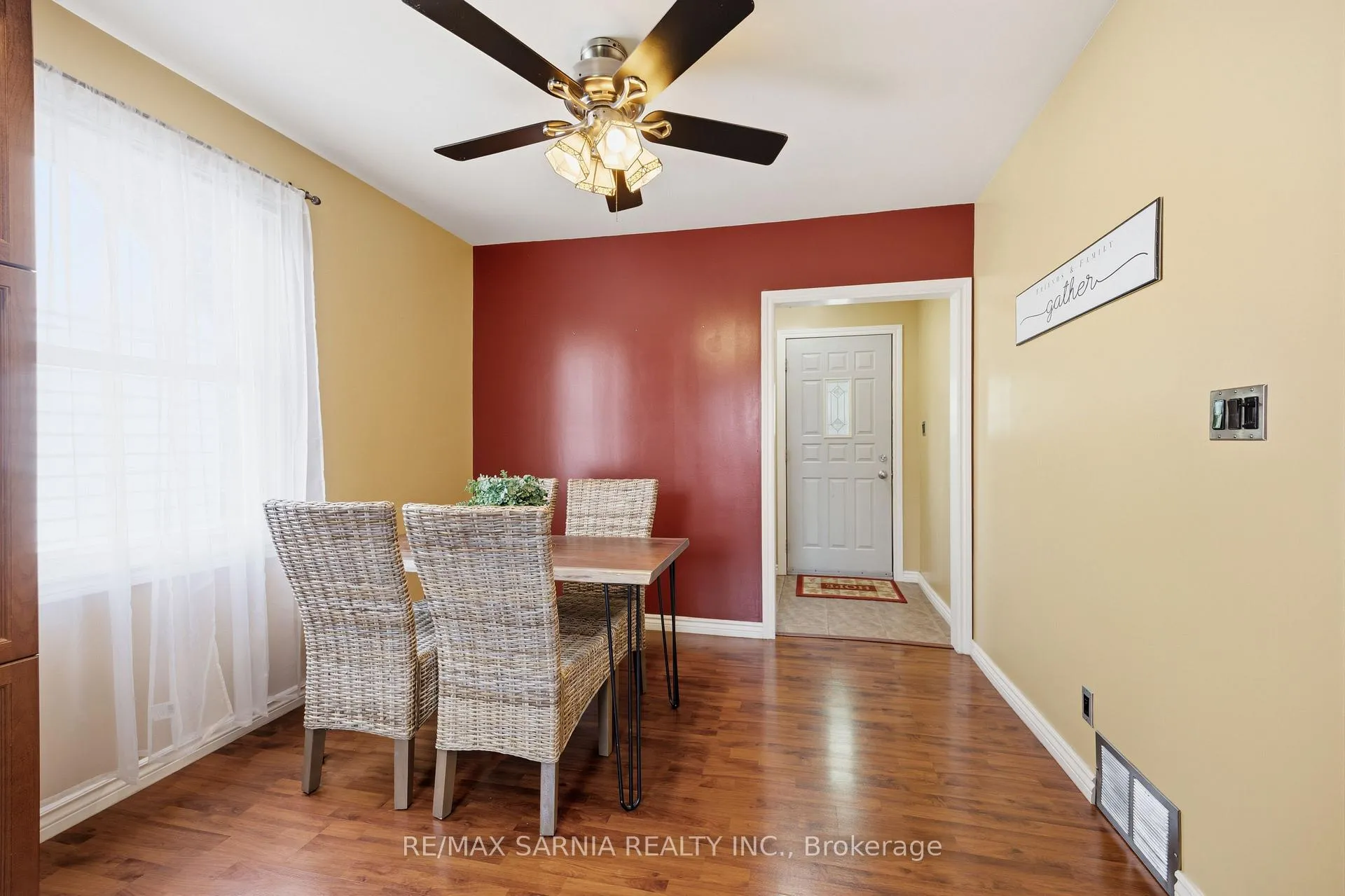 Photo 14 of 371 Mack Avenue, Sarnia — HOMEH
