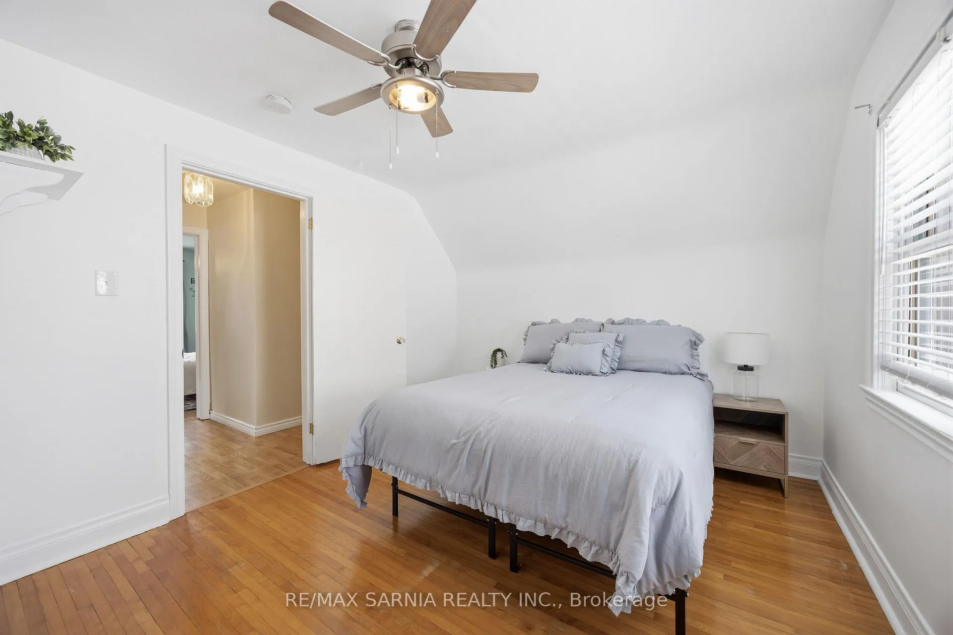 Photo 24 of 371 Mack Avenue, Sarnia — HOMEH