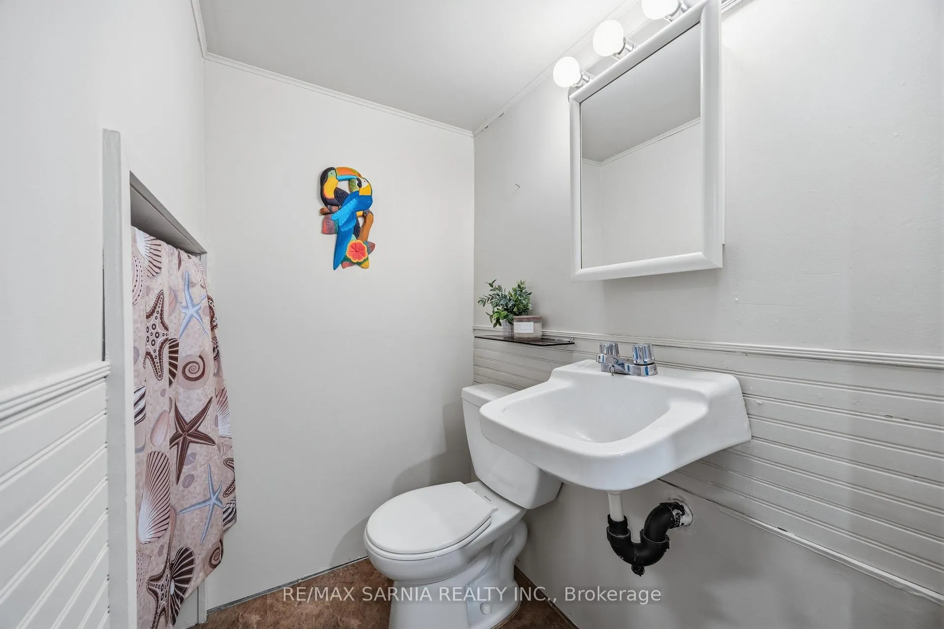 Photo 36 of 371 Mack Avenue, Sarnia — HOMEH