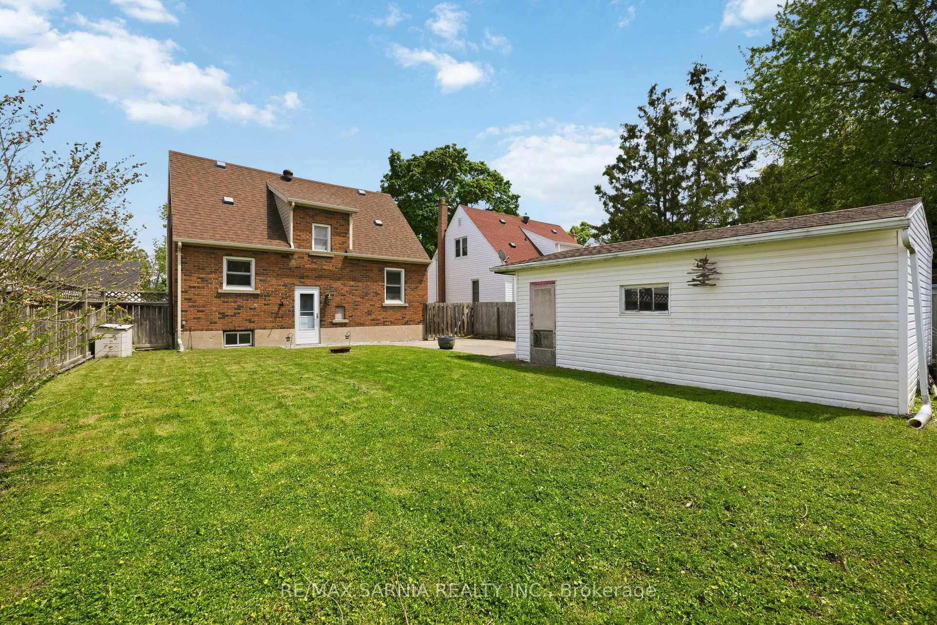 Photo 43 of 371 Mack Avenue, Sarnia — HOMEH
