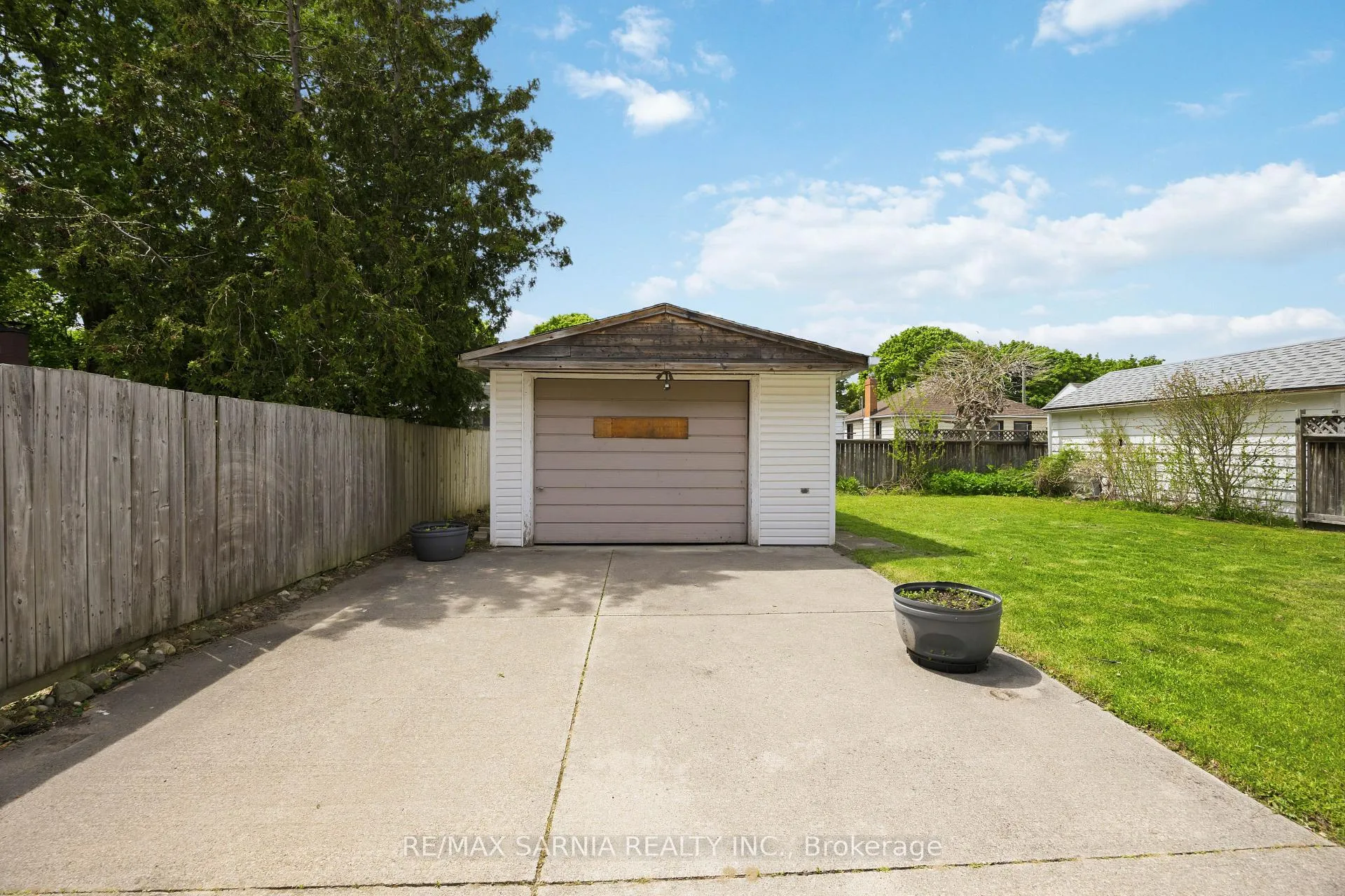 Photo 45 of 371 Mack Avenue, Sarnia — HOMEH