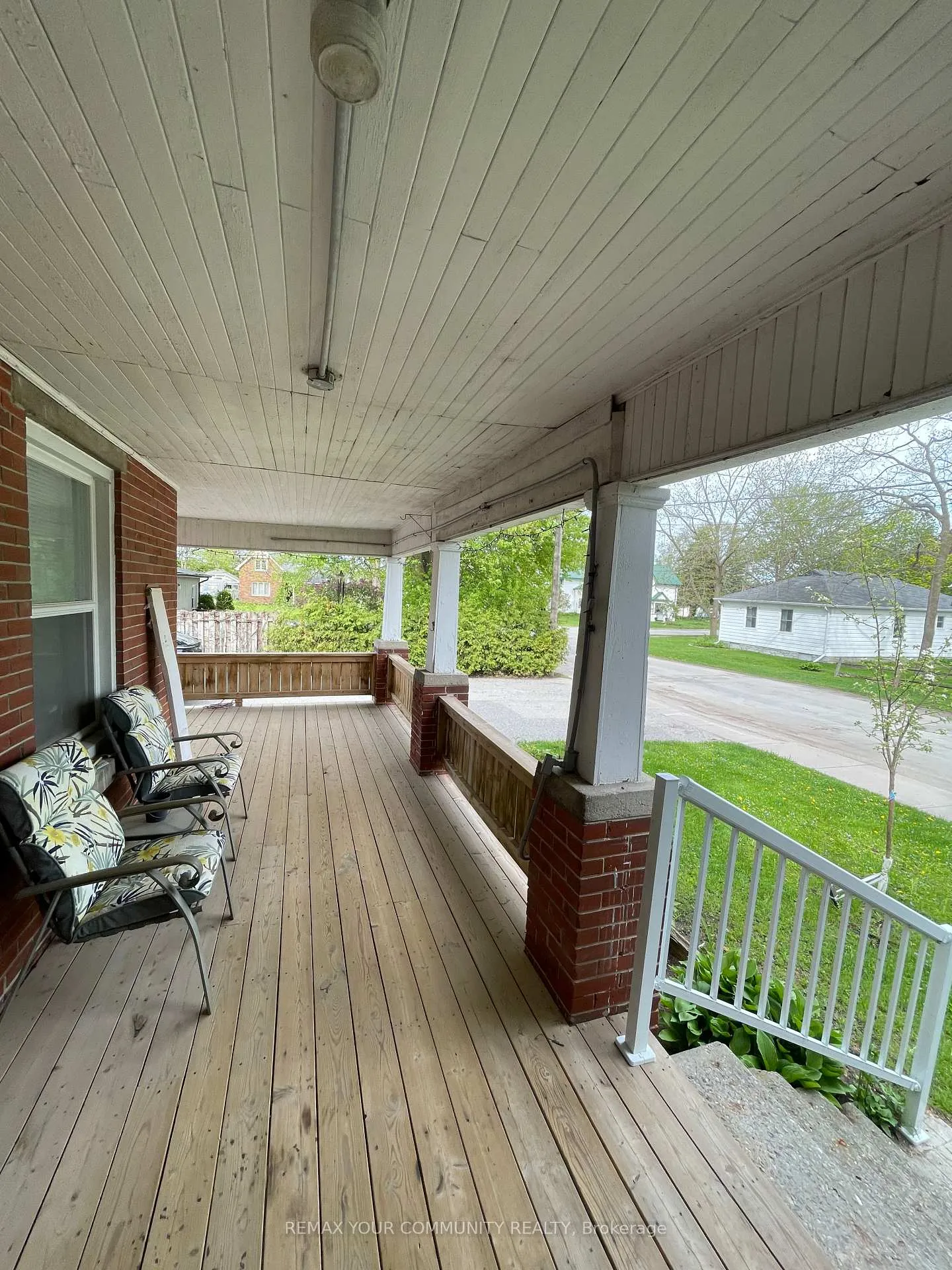 Photo 3 of Unit 2, 50 Middle Street, Georgina, Sutton & Jackson's Point — HOMEH