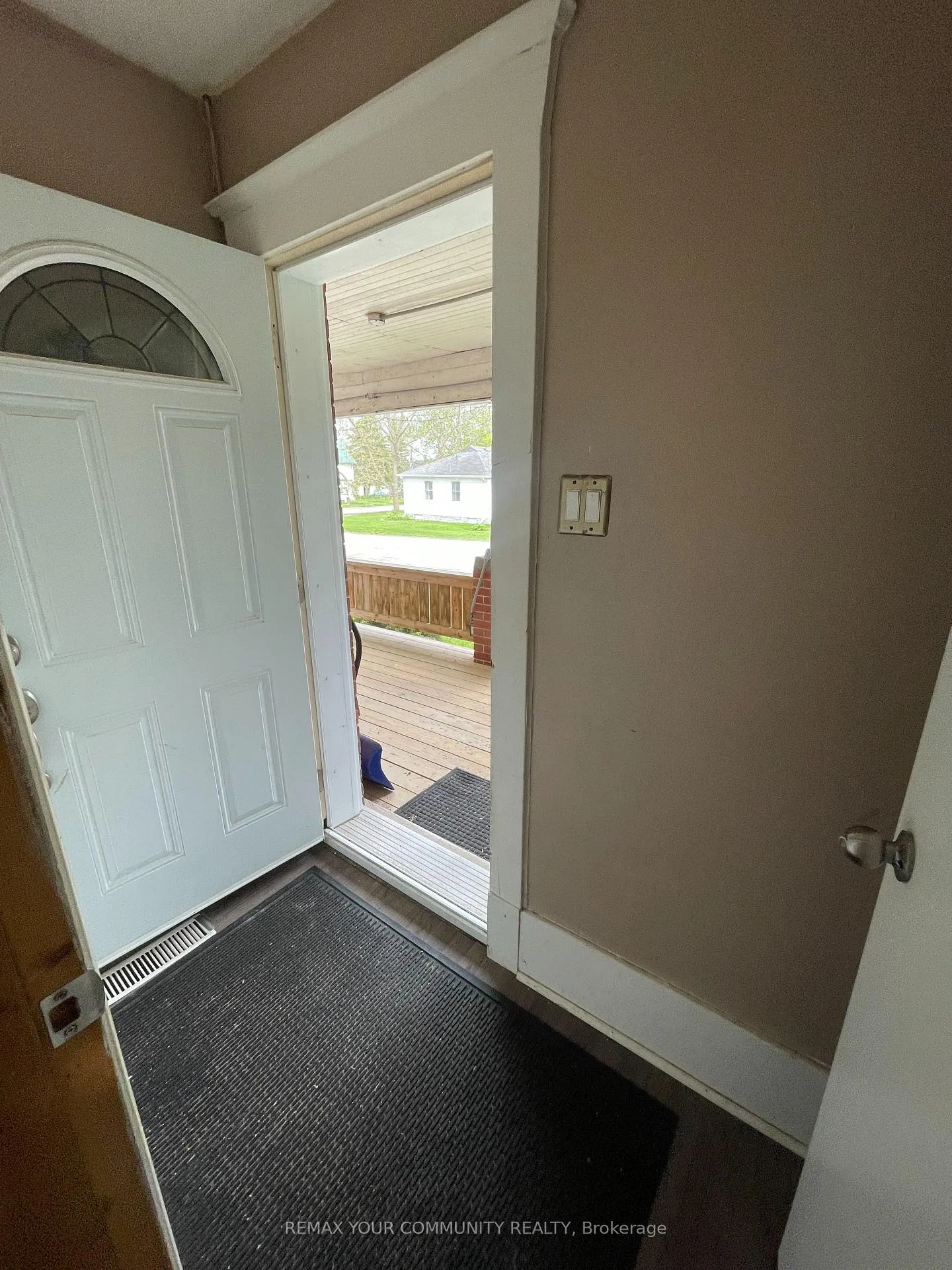 Photo 6 of Unit 2, 50 Middle Street, Georgina, Sutton & Jackson's Point — HOMEH