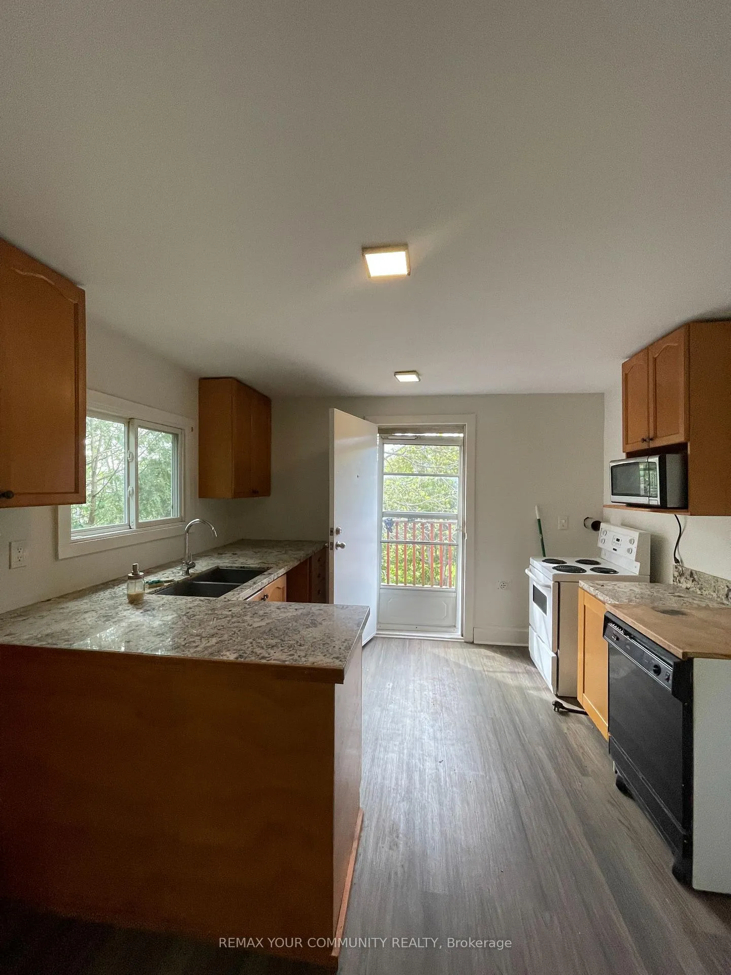 Photo 10 of Unit 2, 50 Middle Street, Georgina, Sutton & Jackson's Point — HOMEH