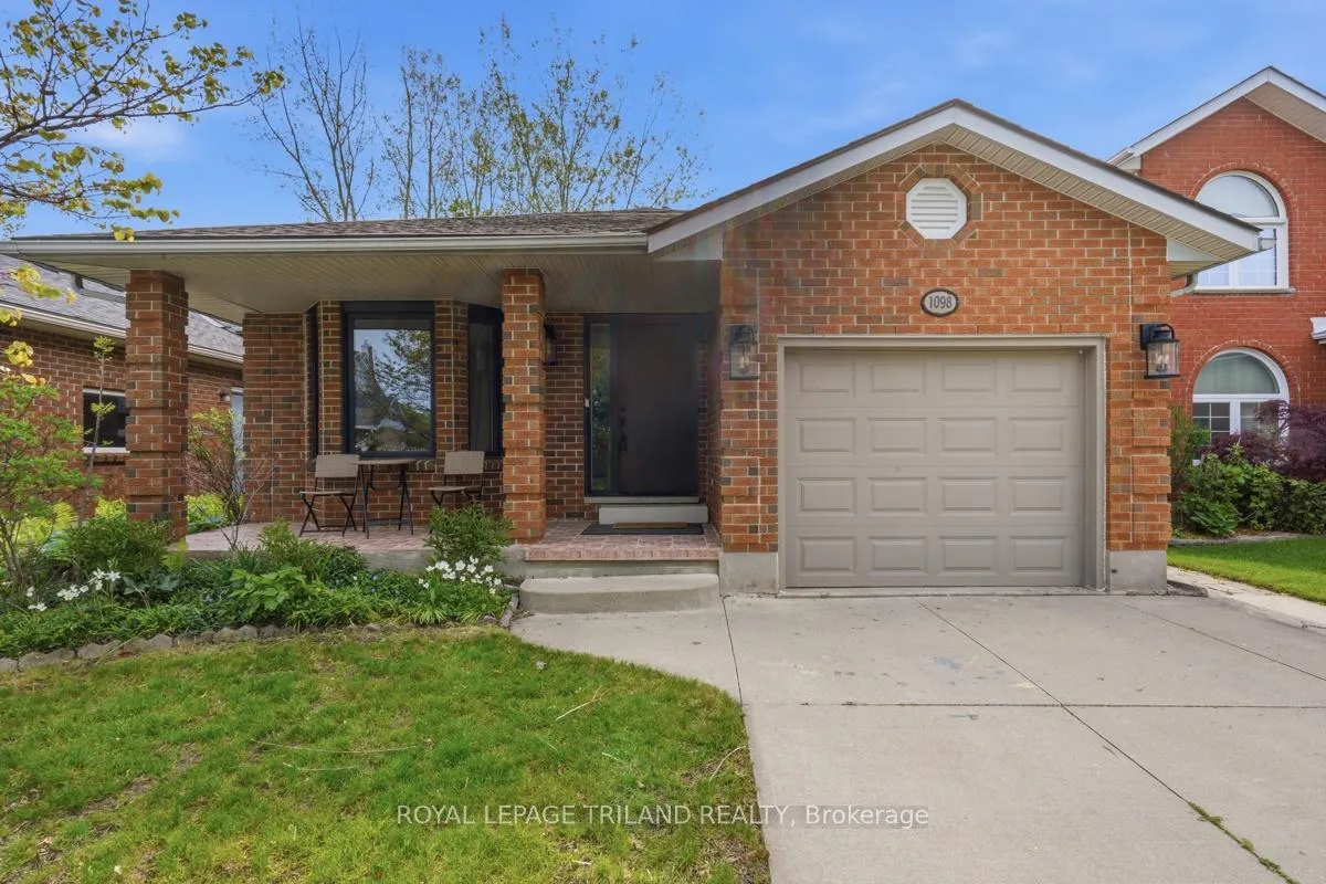 Photo 2 of 1098 Lawson Road, London, North I — HOMEH