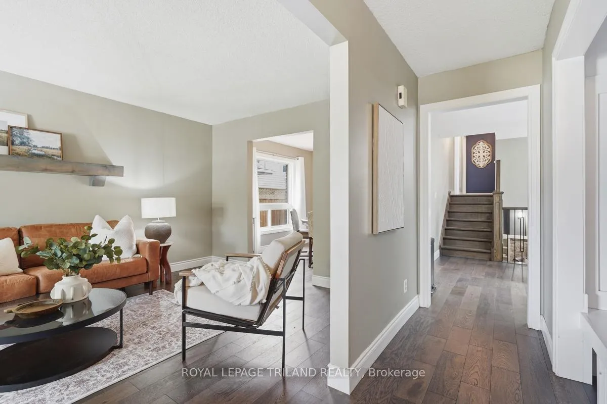 Photo 5 of 1098 Lawson Road, London, North I — HOMEH