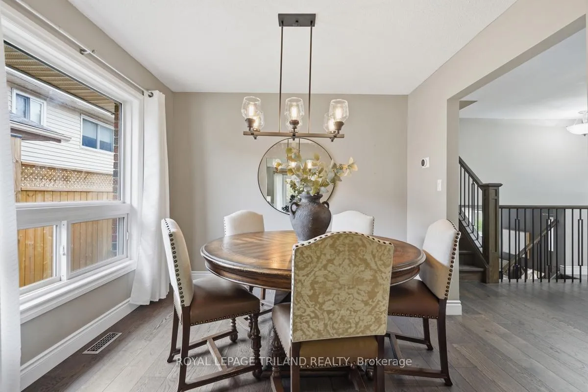 Photo 10 of 1098 Lawson Road, London, North I — HOMEH