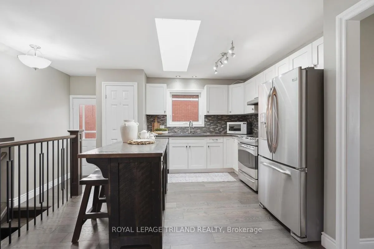 Photo 12 of 1098 Lawson Road, London, North I — HOMEH