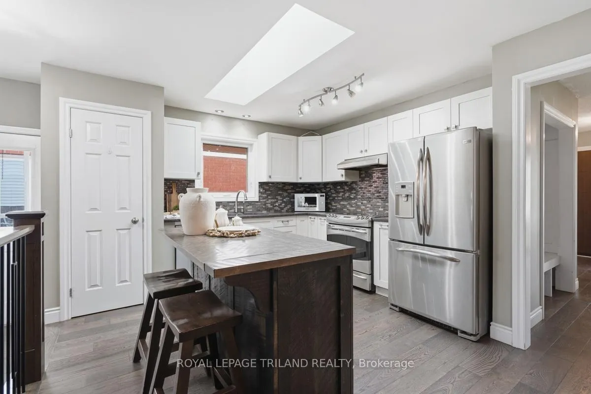 Photo 13 of 1098 Lawson Road, London, North I — HOMEH