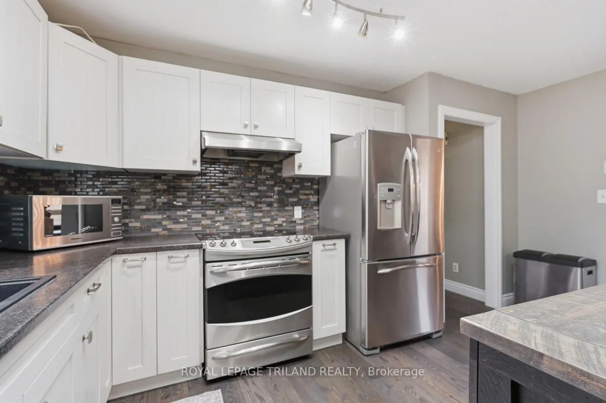 Photo 15 of 1098 Lawson Road, London, North I — HOMEH