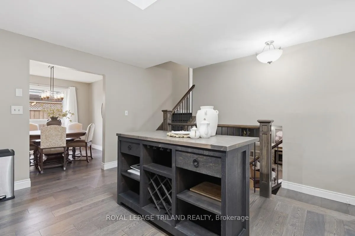 Photo 16 of 1098 Lawson Road, London, North I — HOMEH