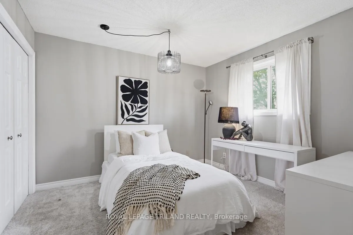 Photo 21 of 1098 Lawson Road, London, North I — HOMEH