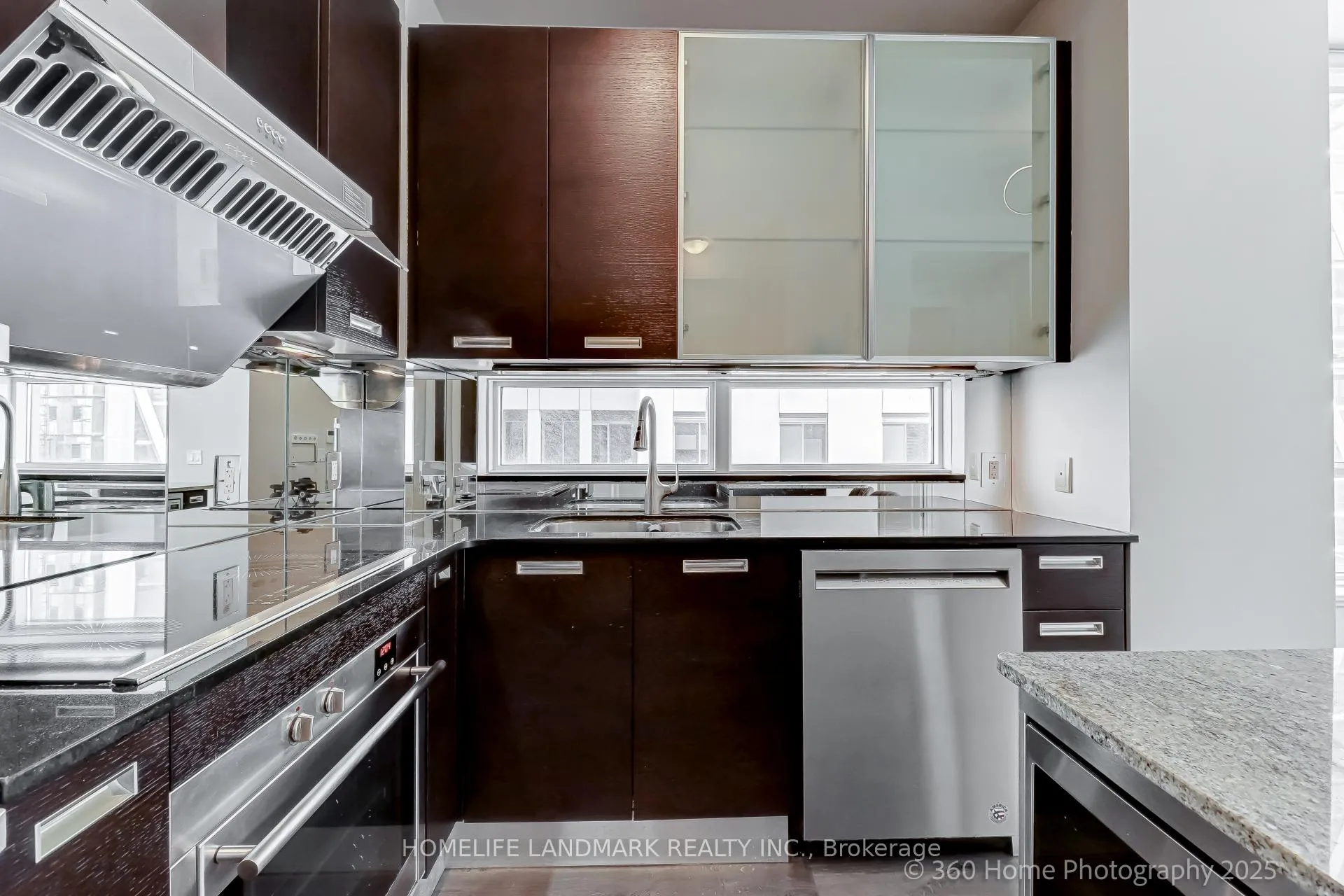 Photo 6 of Unit 2801, 21 Balmuto Street, Toronto, Bay Street Corridor — HOMEH