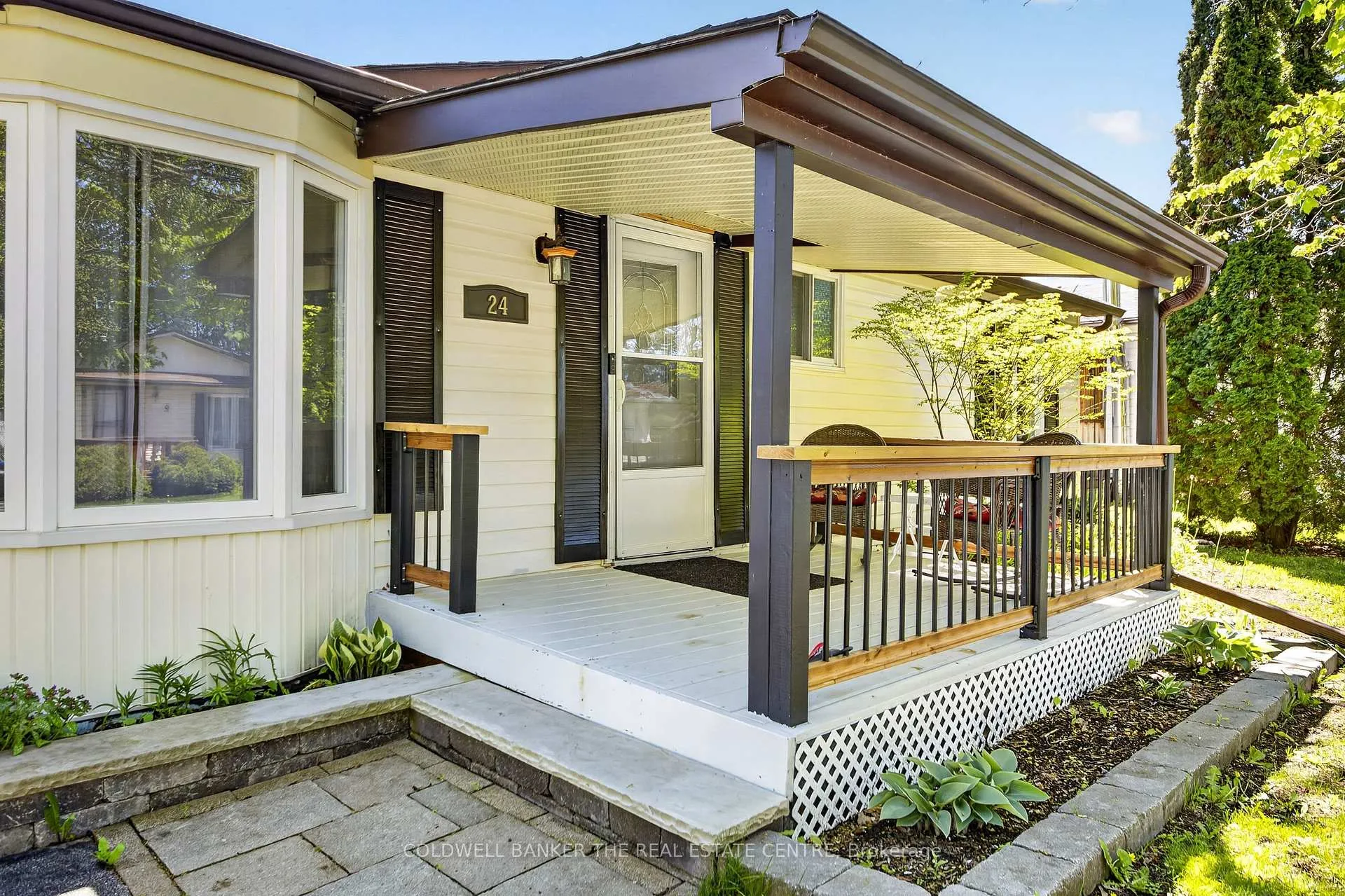 Photo 4 of 24 Briar Wood Place, Innisfil, Cookstown — HOMEH