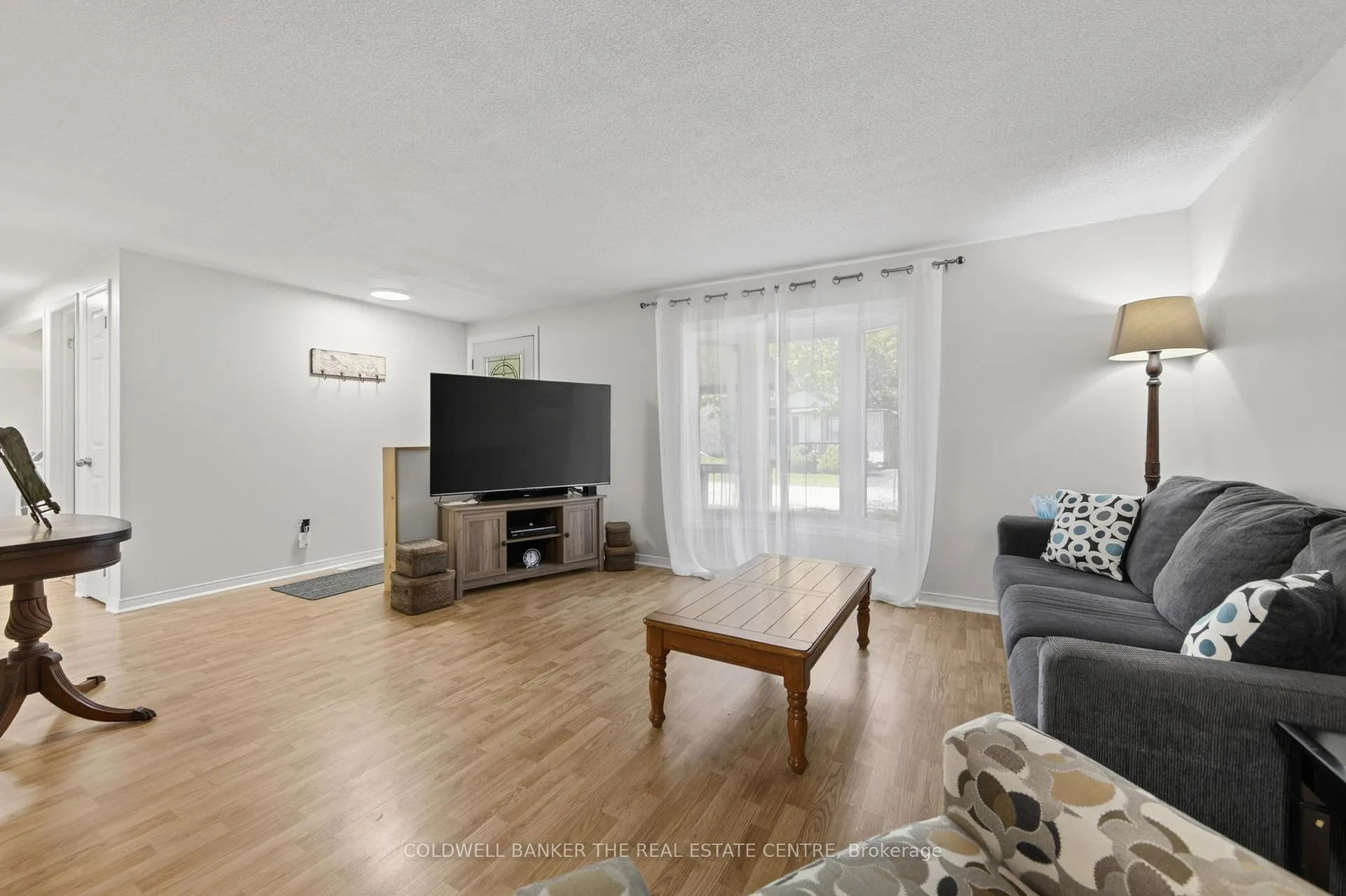 Photo 8 of 24 Briar Wood Place, Innisfil, Cookstown — HOMEH
