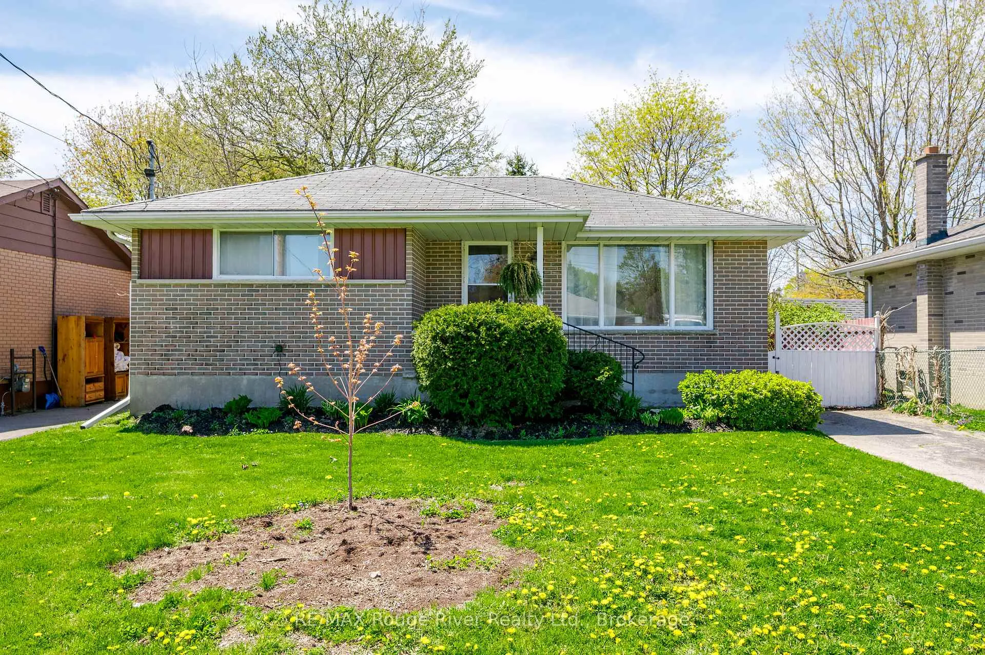 Photo 2 of 431 Major Street, Cobourg — HOMEH