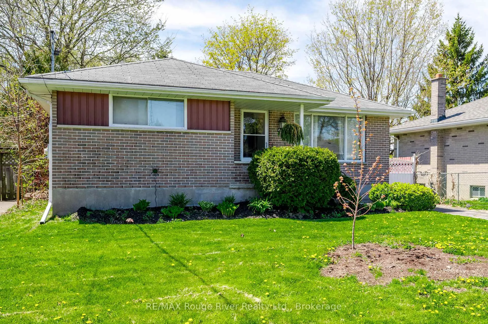 Photo 3 of 431 Major Street, Cobourg — HOMEH