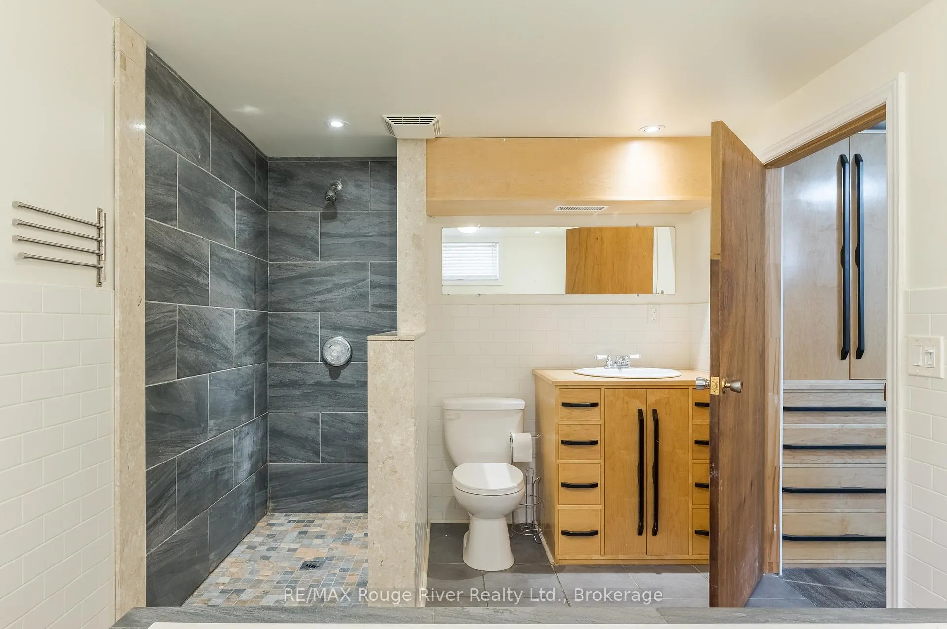 Photo 36 of 431 Major Street, Cobourg — HOMEH