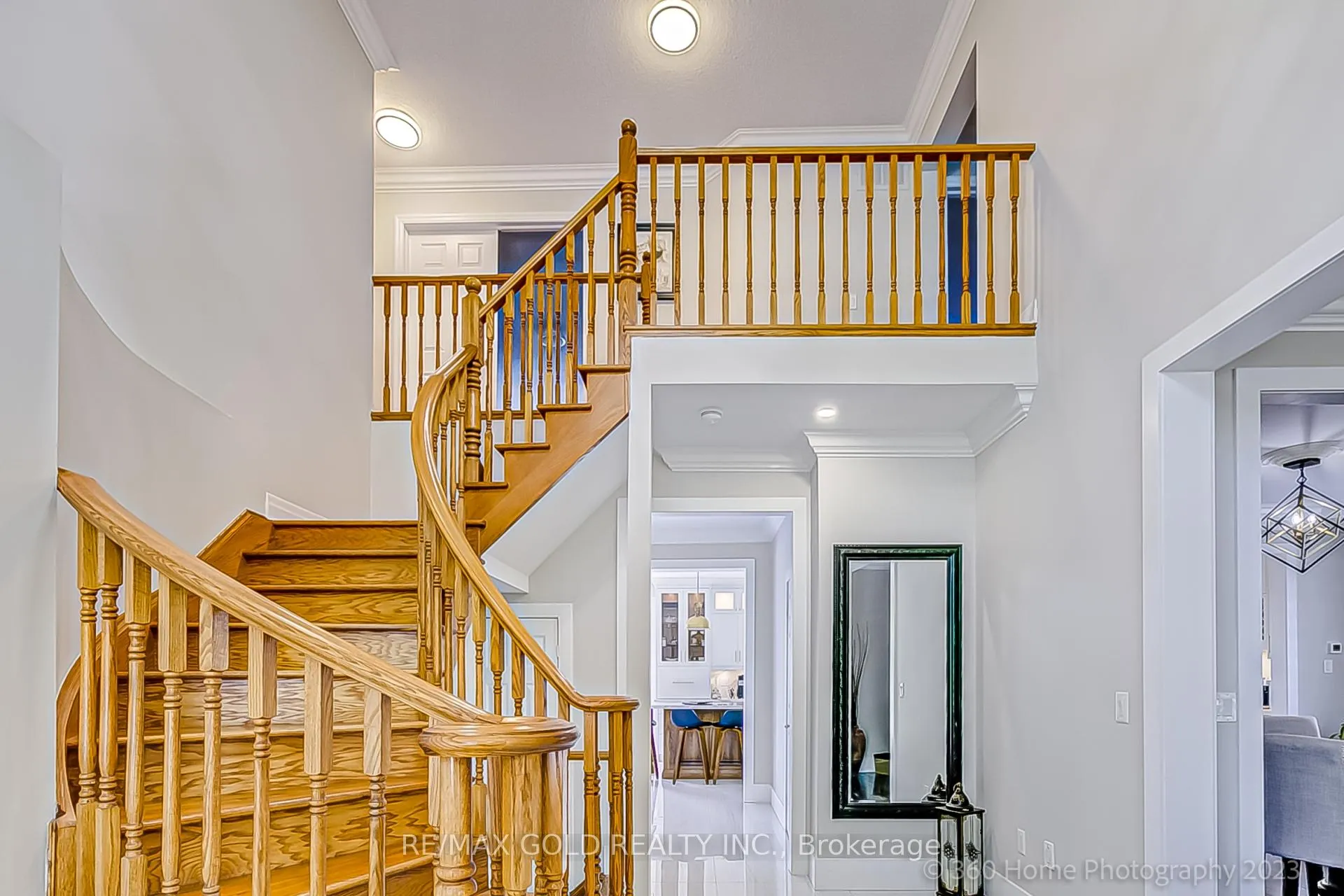 Photo 3 of 98 Treeline Boulevard, Brampton, Vales of Castlemore — HOMEH