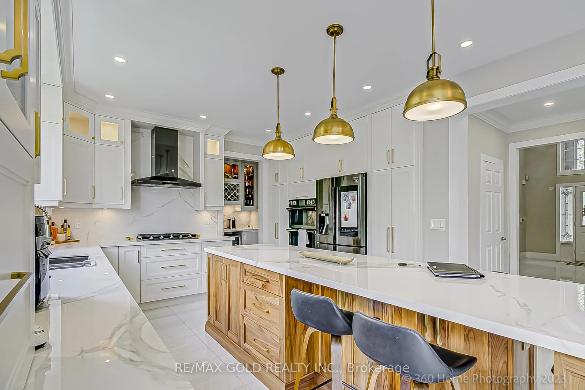Photo 8 of 98 Treeline Boulevard, Brampton, Vales of Castlemore — HOMEH