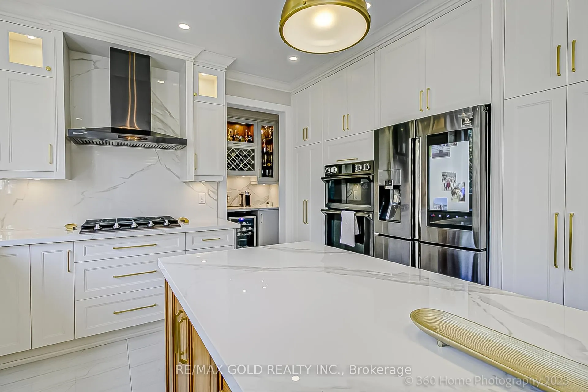 Photo 9 of 98 Treeline Boulevard, Brampton, Vales of Castlemore — HOMEH