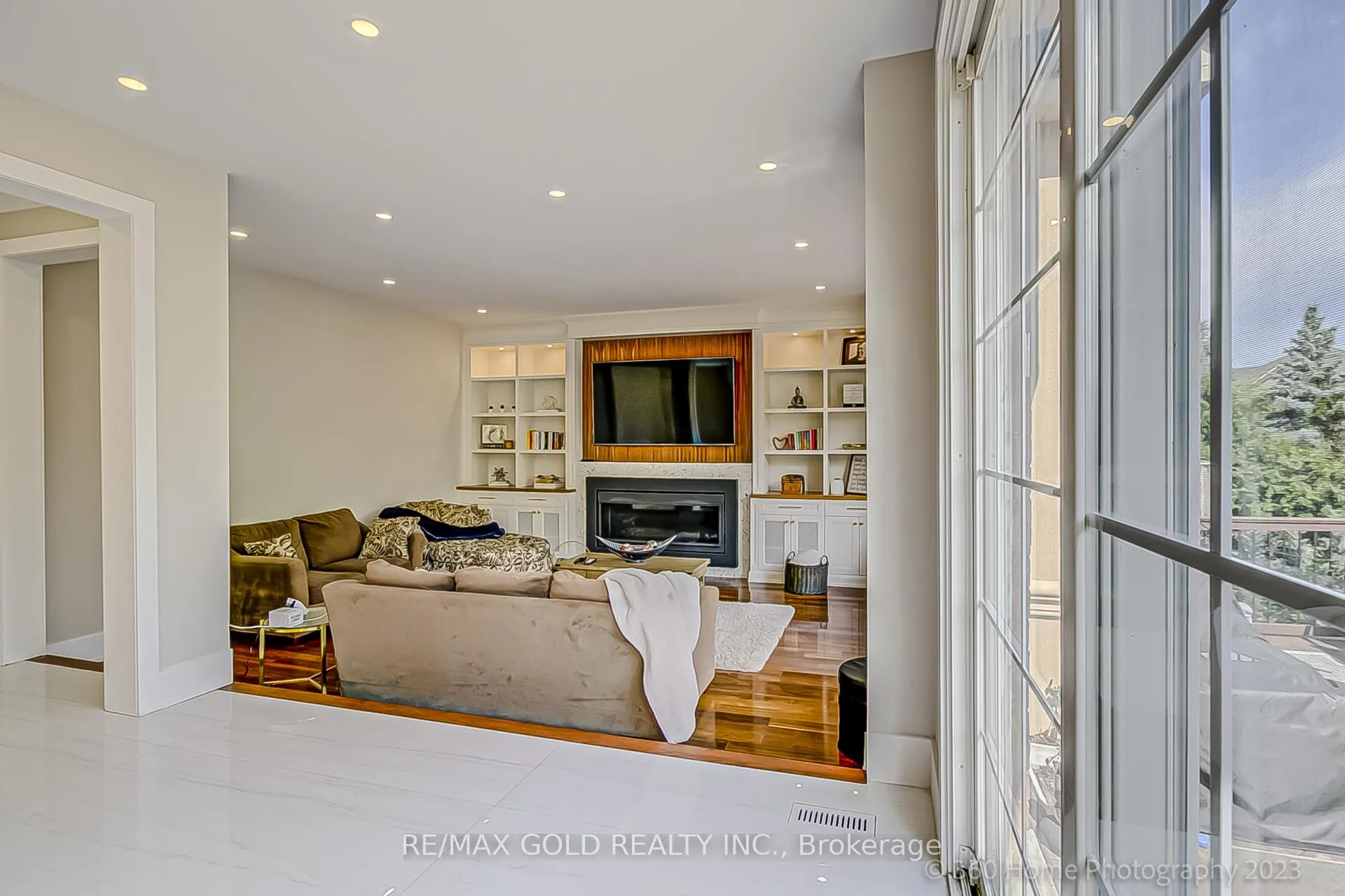 Photo 10 of 98 Treeline Boulevard, Brampton, Vales of Castlemore — HOMEH