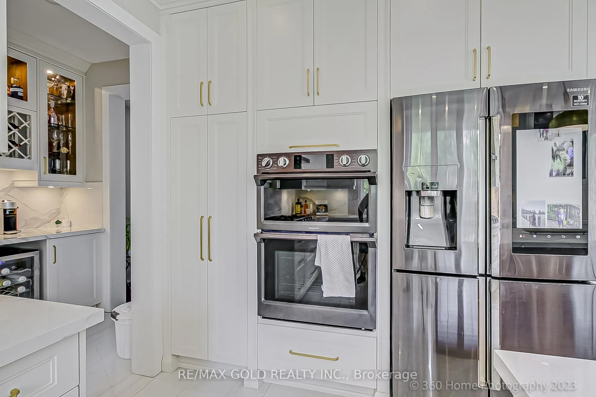 Photo 14 of 98 Treeline Boulevard, Brampton, Vales of Castlemore — HOMEH