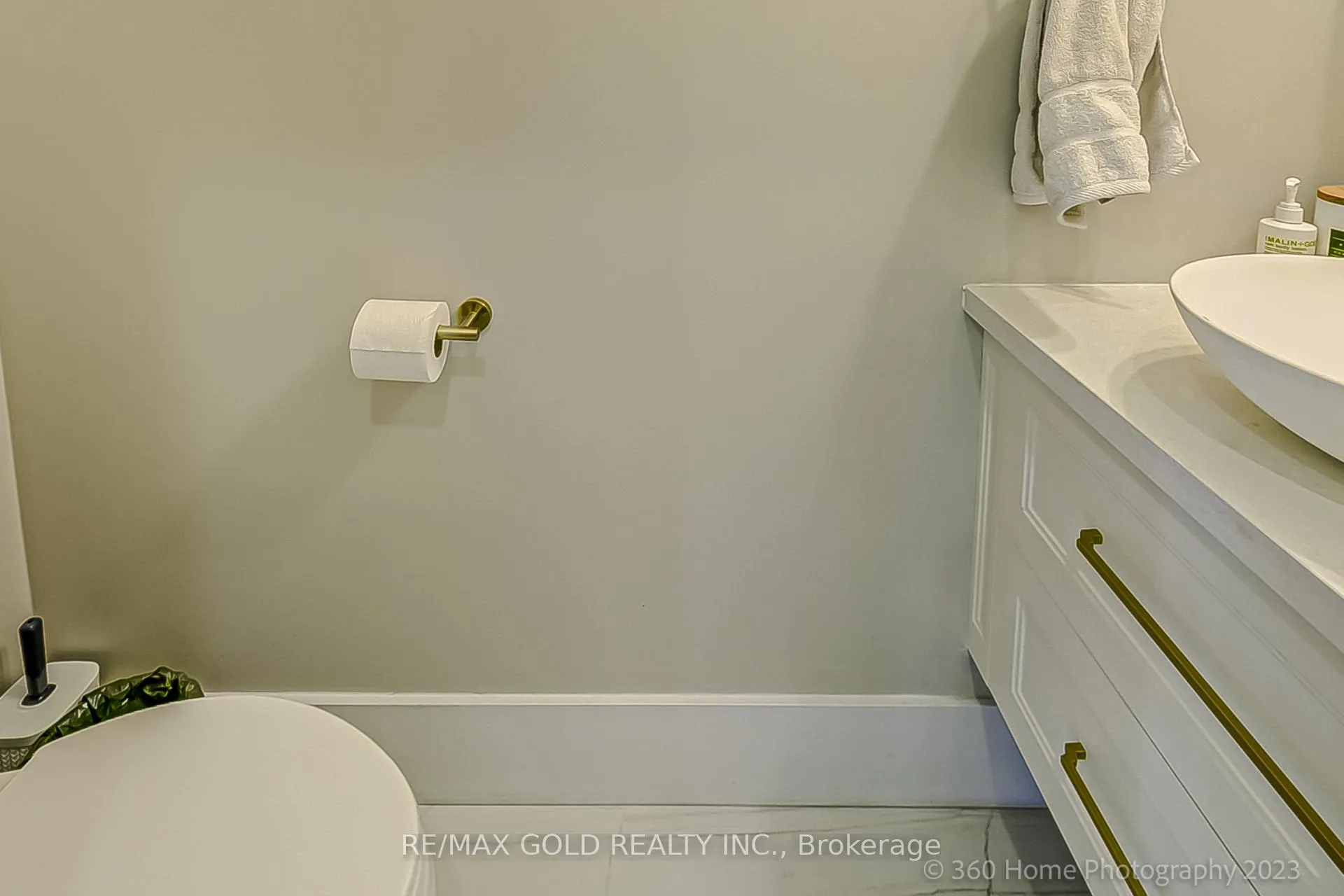 Photo 19 of 98 Treeline Boulevard, Brampton, Vales of Castlemore — HOMEH