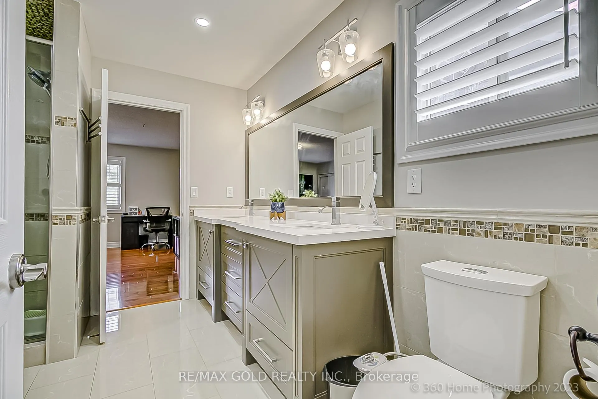 Photo 22 of 98 Treeline Boulevard, Brampton, Vales of Castlemore — HOMEH