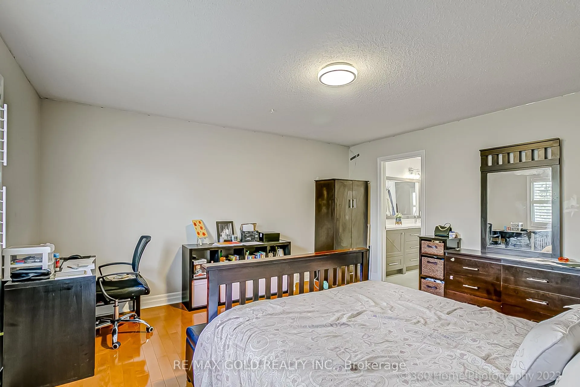 Photo 24 of 98 Treeline Boulevard, Brampton, Vales of Castlemore — HOMEH