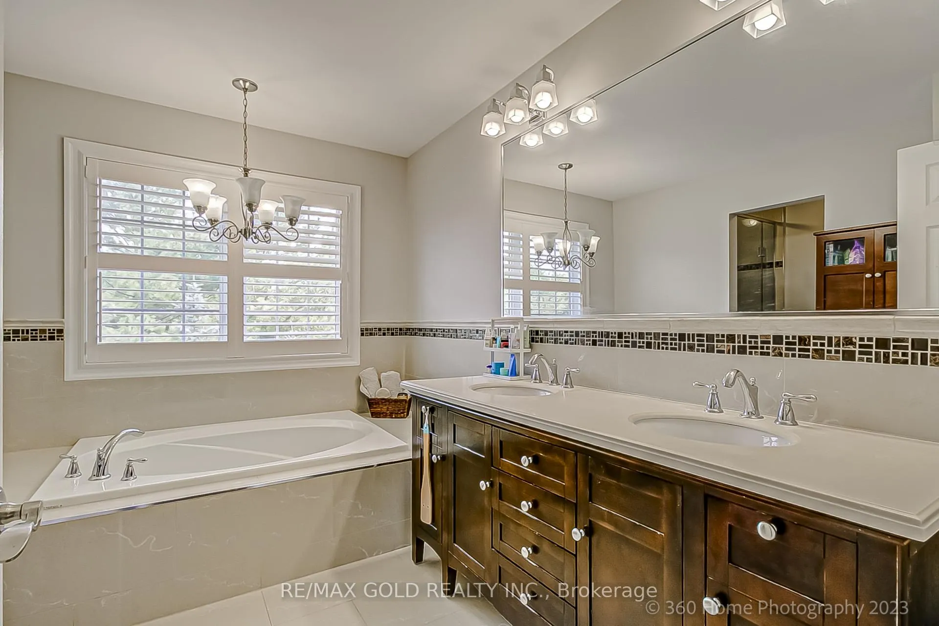 Photo 29 of 98 Treeline Boulevard, Brampton, Vales of Castlemore — HOMEH